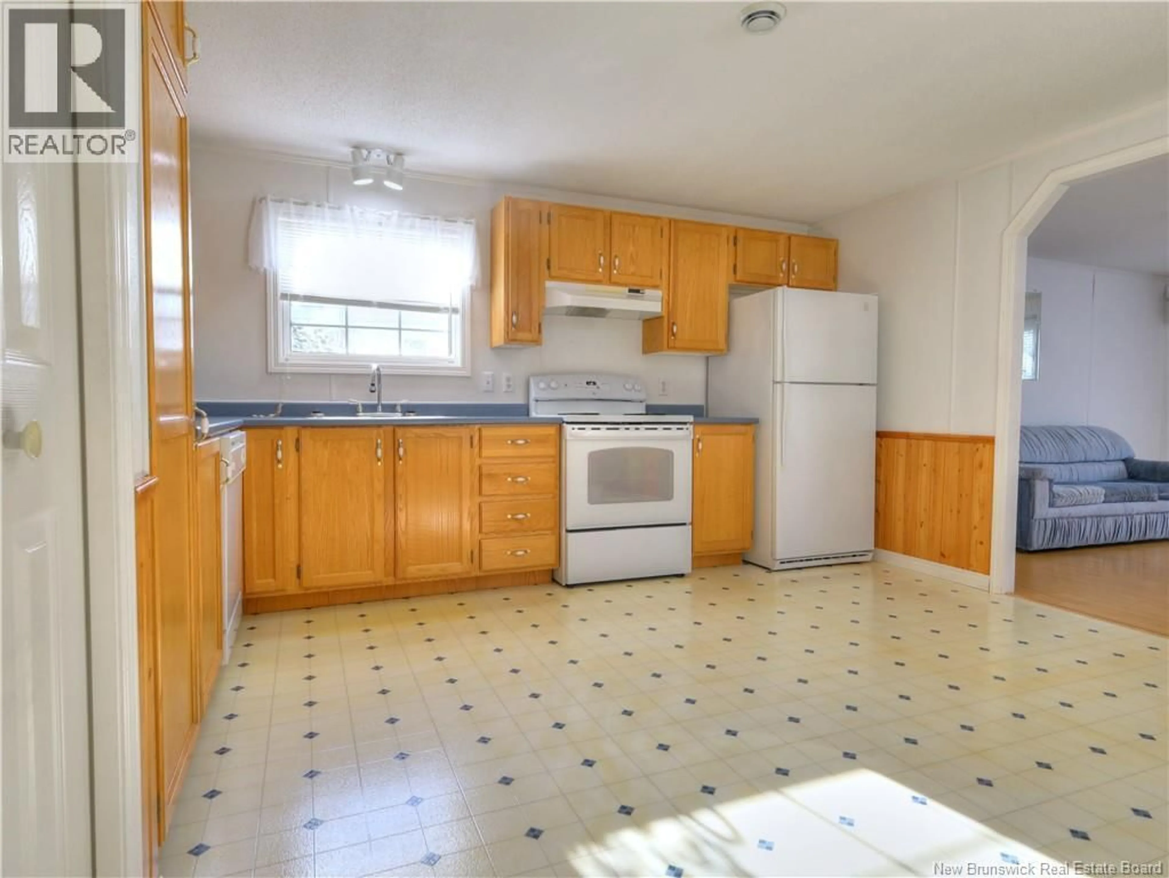 Standard kitchen, ceramic/tile floor for 5 NORTHRUP CRESCENT, Lincoln New Brunswick E3B6V1