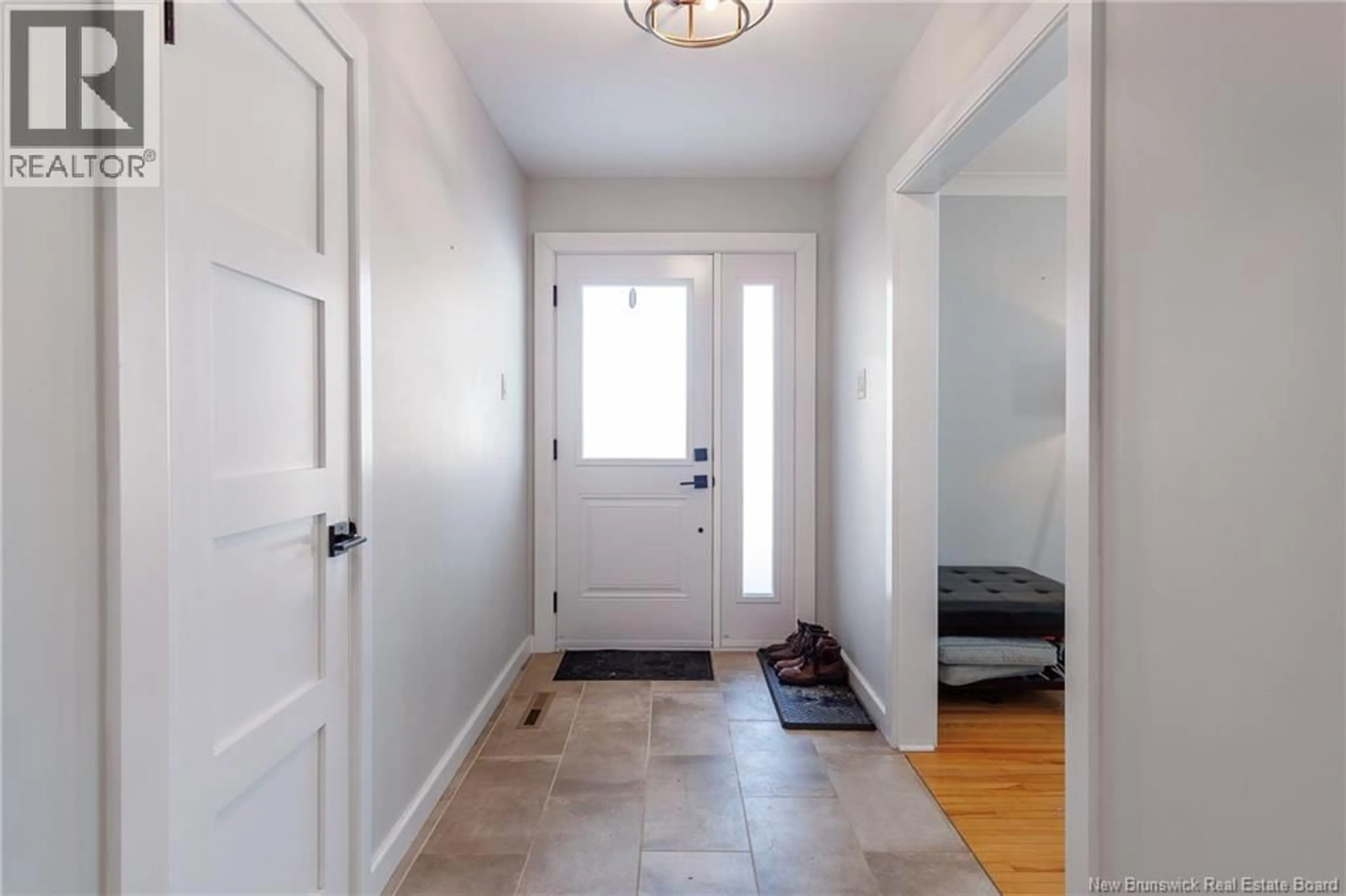 Indoor entryway for 15 FENTON DRIVE, Saint John New Brunswick E2M4E6
