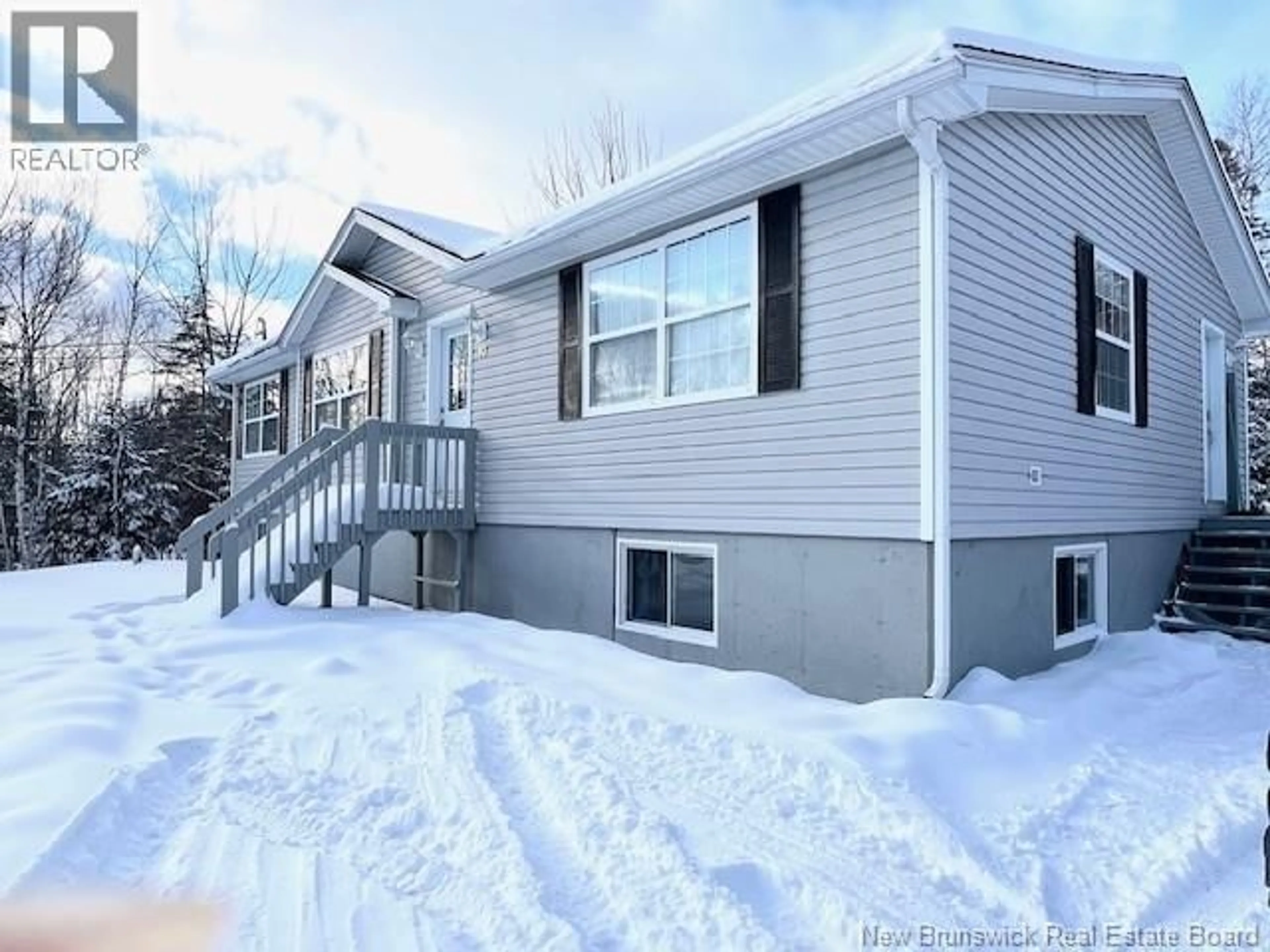 Home with vinyl exterior material, street for 10 GOLDEN DRIVE, Rusagonis New Brunswick E3B8G7