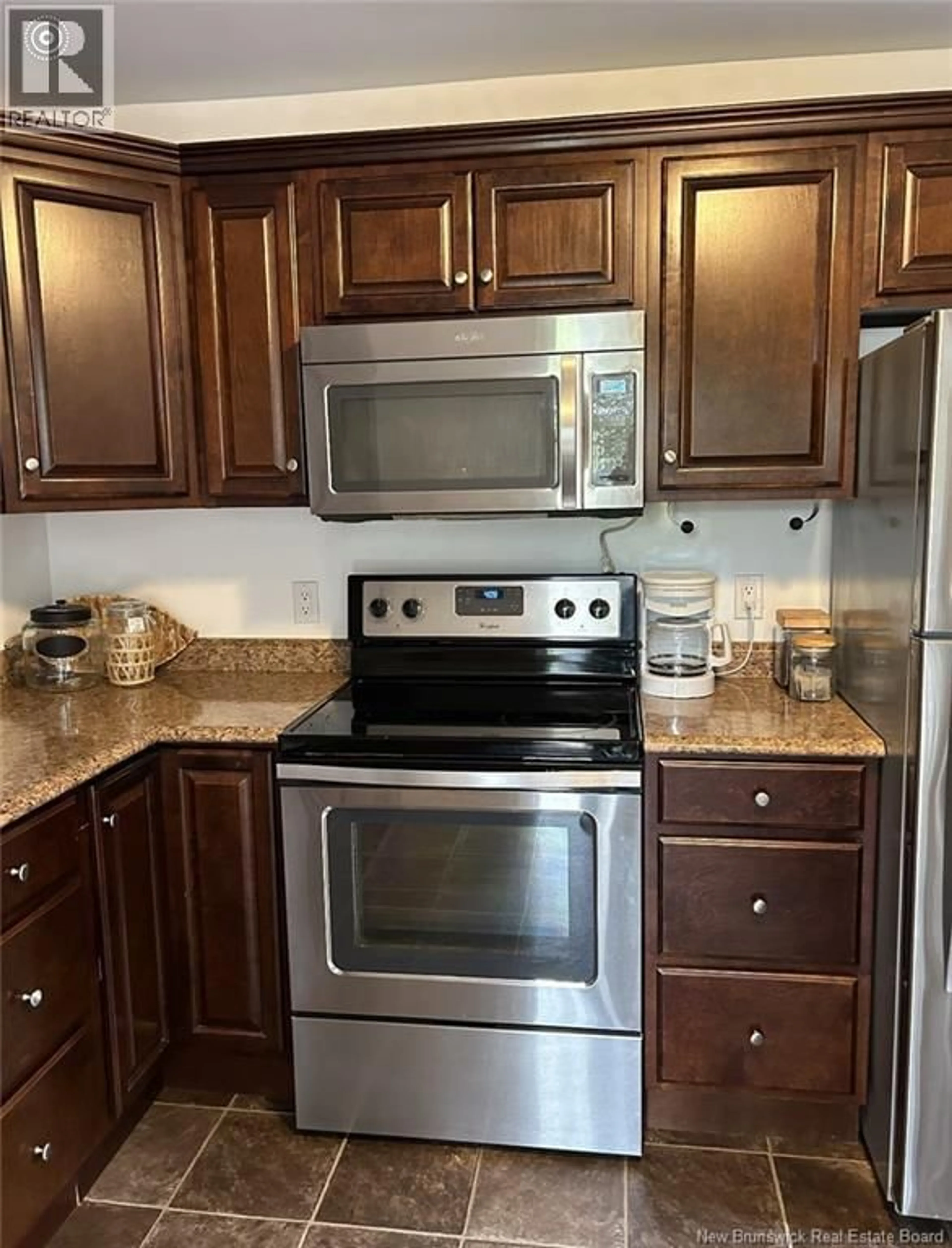 Standard kitchen, ceramic/tile floor for 18 SHEPODY LANE, Pointe-Du-Chêne New Brunswick E4P5C9