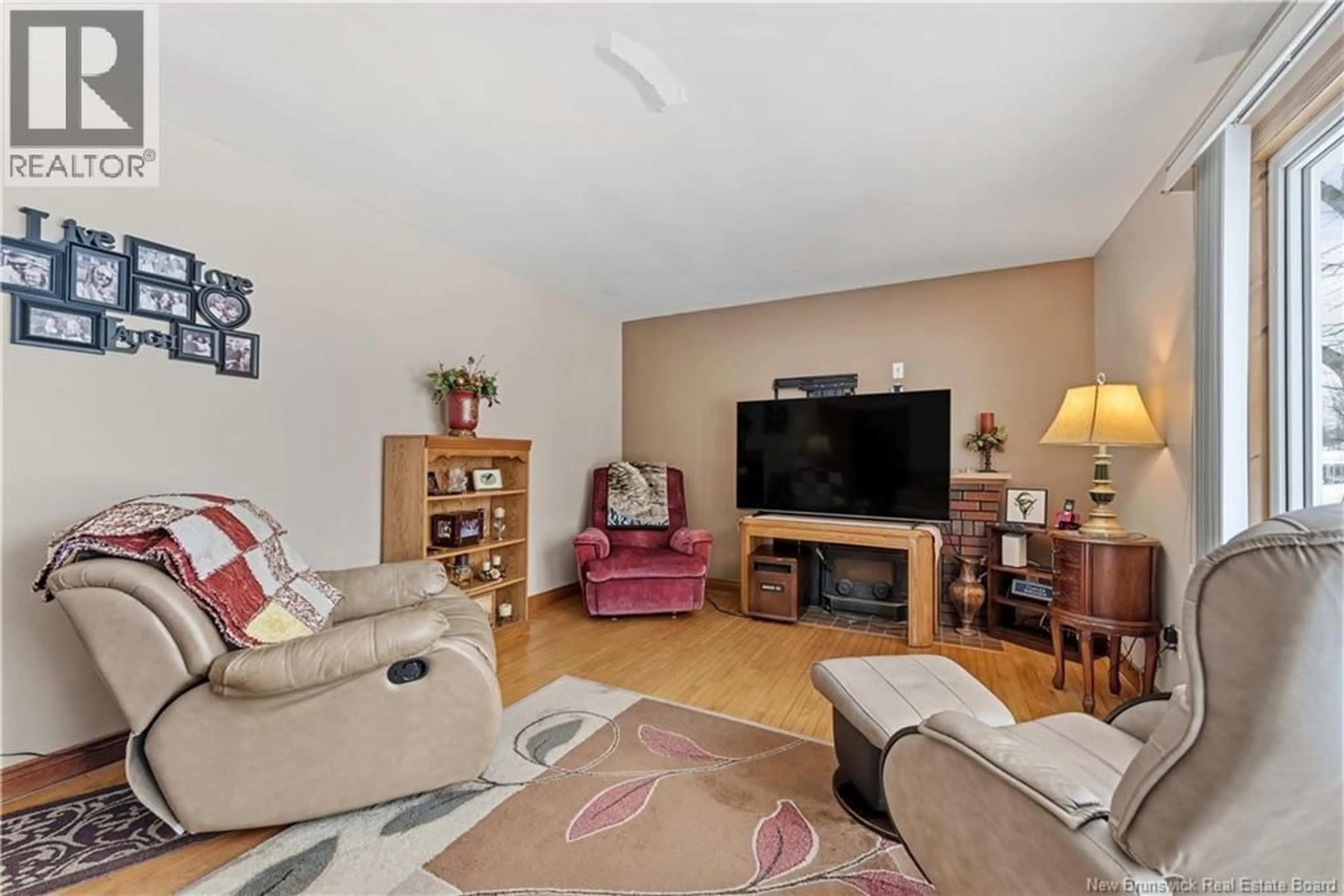 Living room with furniture, unknown for 813 CLEVELAND AVENUE, Riverview New Brunswick E1B1Y8