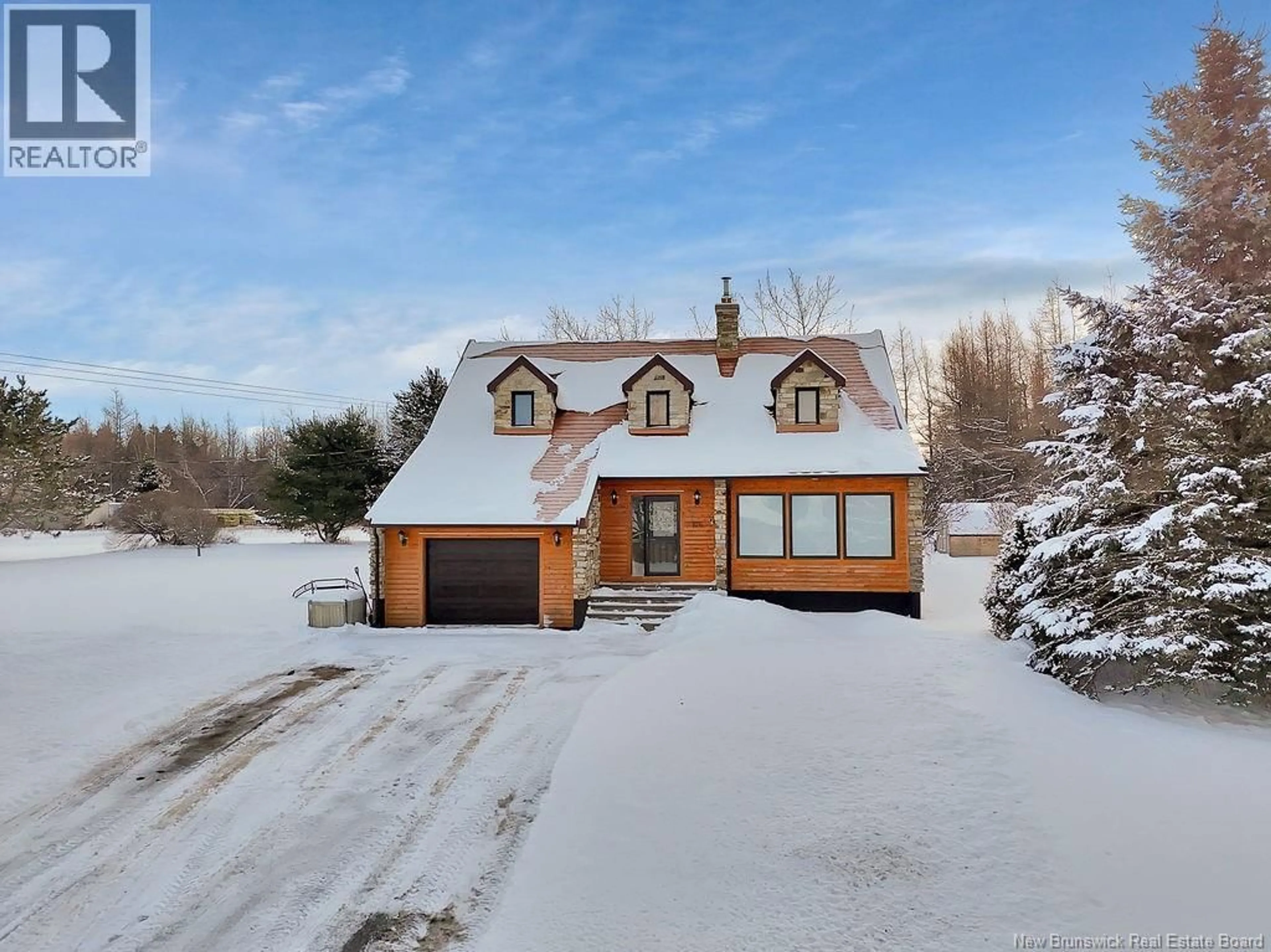 A pic from outside/outdoor area/front of a property/back of a property/a pic from drone, street for 106 CHEMIN L'ACAYEN, Saint-Louis-De-Kent New Brunswick E4X1V6