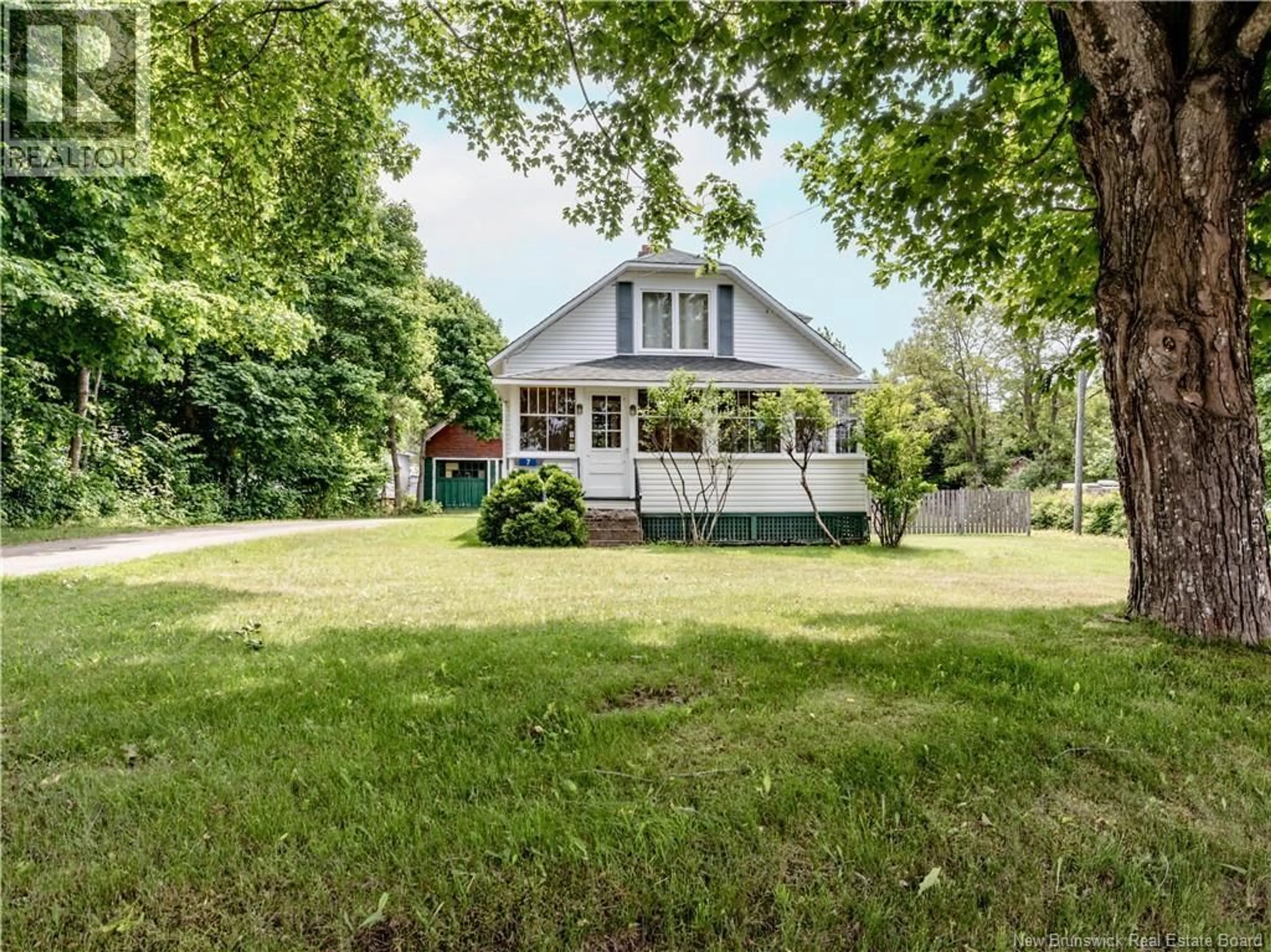 A pic from outside/outdoor area/front of a property/back of a property/a pic from drone, street for 7 SUNSET DRIVE, Rexton New Brunswick E4W2E6