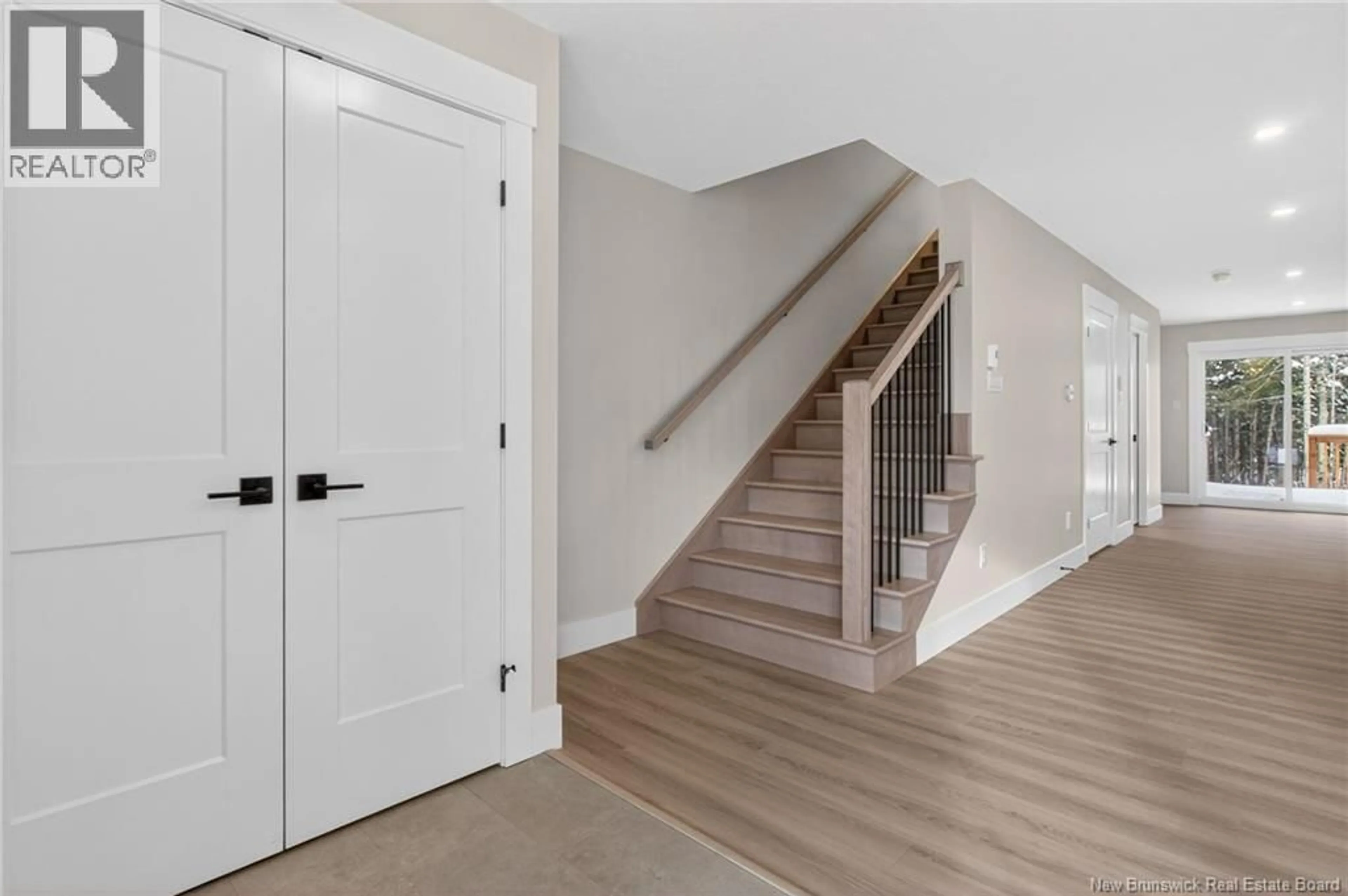 Indoor entryway for 162 DES ELEVES STREET, Dieppe New Brunswick E1A4V6