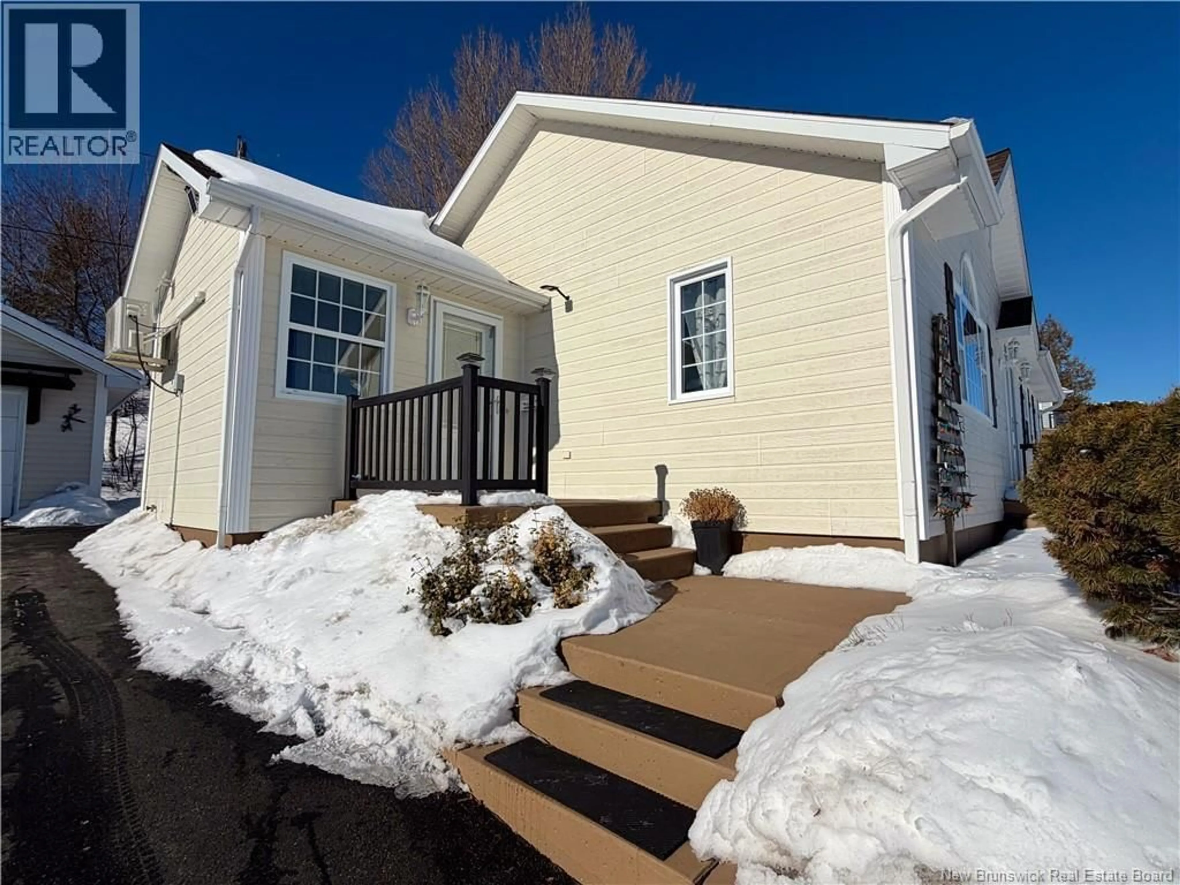 Home with vinyl exterior material, street for 35 CÔTE BLEU DRIVE, Bathurst New Brunswick E2A3G1