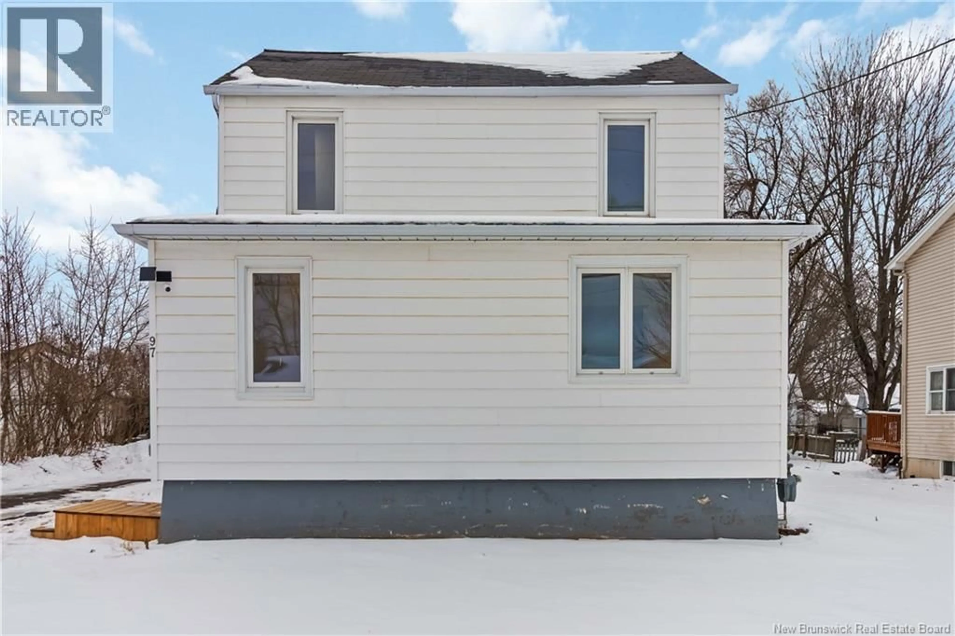 Home with vinyl exterior material, building for 97 MILNER ROAD, Moncton New Brunswick E1E2S2