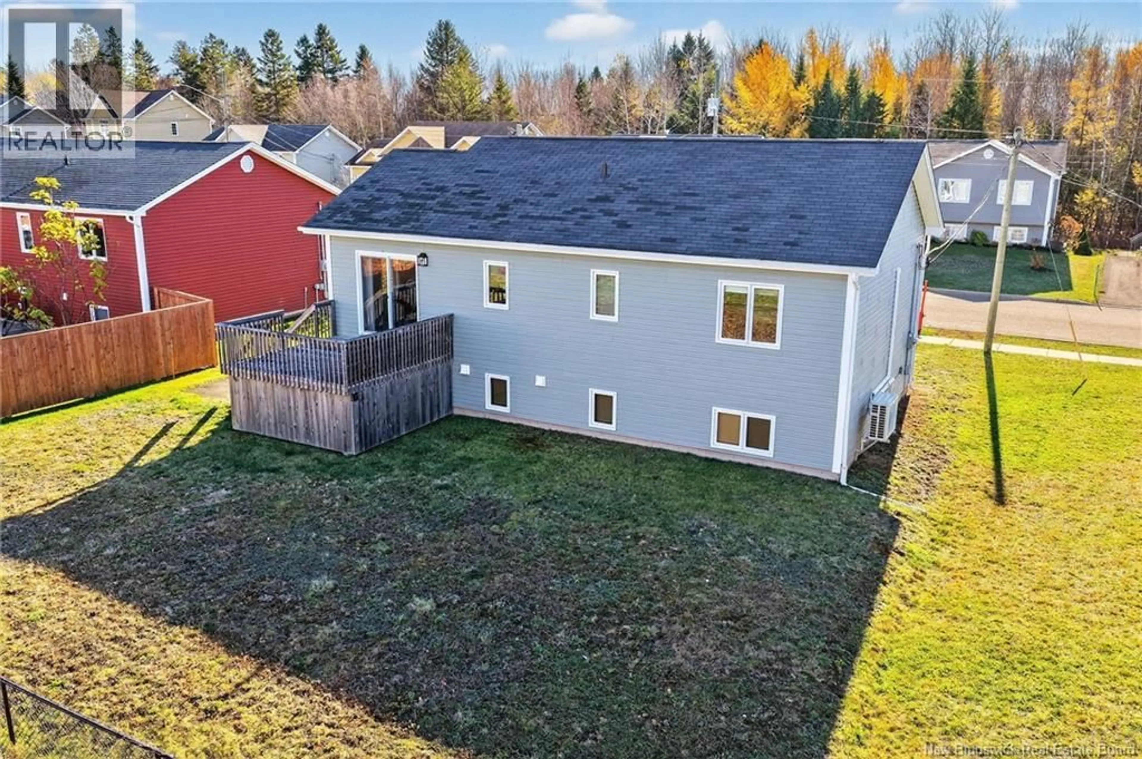 A pic from outside/outdoor area/front of a property/back of a property/a pic from drone, building for 33 CUMBERLAND STREET, Moncton New Brunswick E1G0Z9