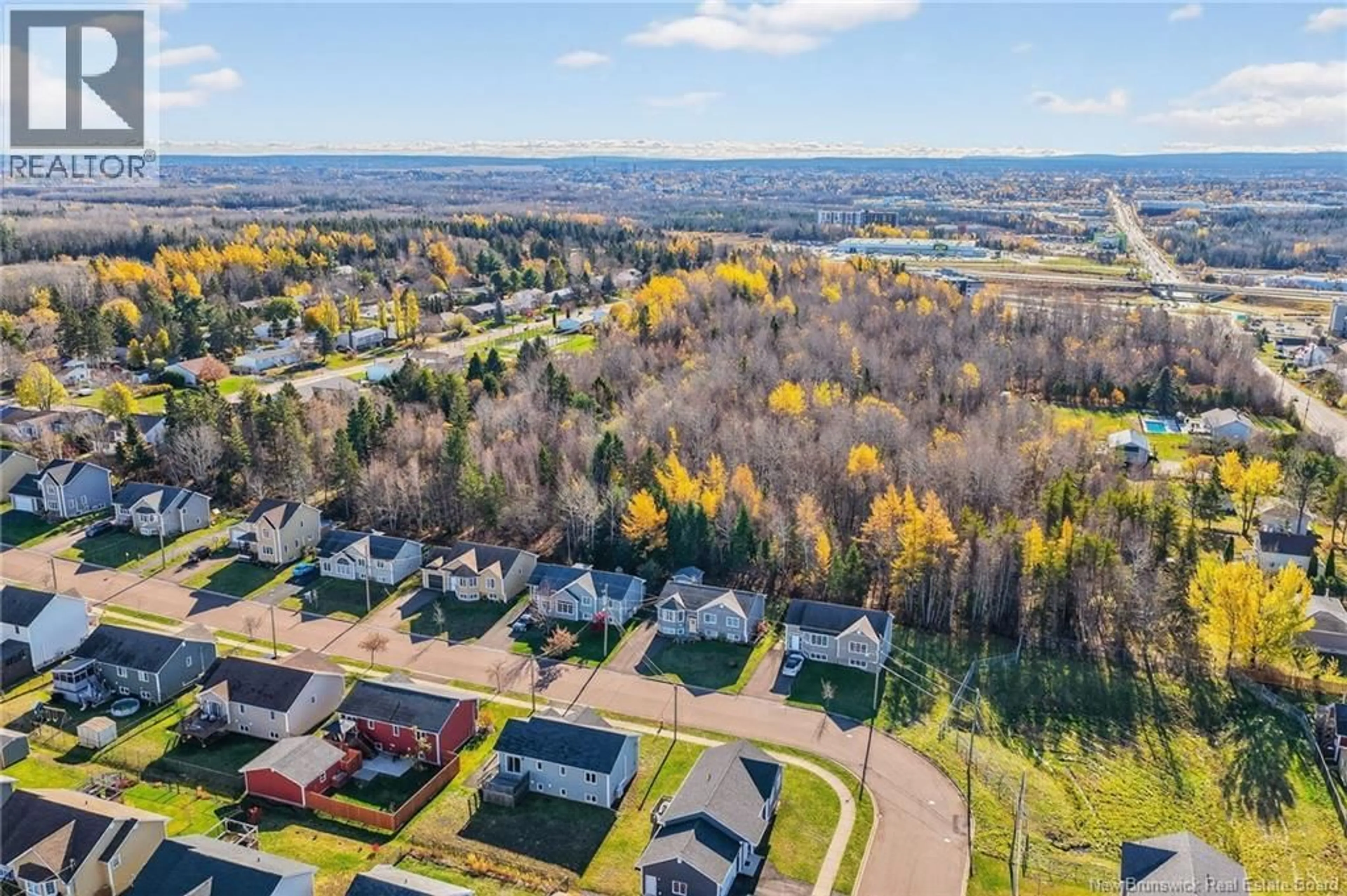 A pic from outside/outdoor area/front of a property/back of a property/a pic from drone, unknown for 33 CUMBERLAND STREET, Moncton New Brunswick E1G0Z9
