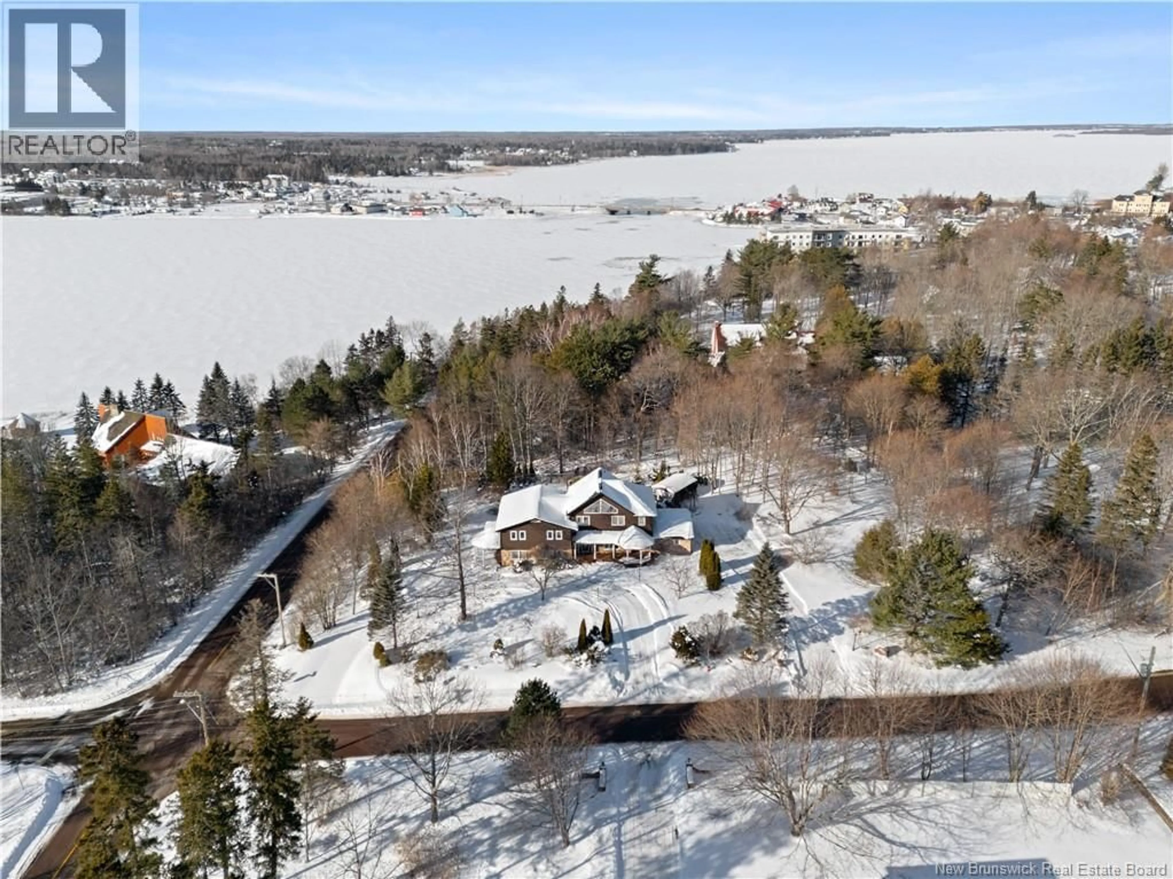 A pic from outside/outdoor area/front of a property/back of a property/a pic from drone, water/lake/river/ocean view for 46 WEBSTER STREET, Shediac New Brunswick E4P2X3