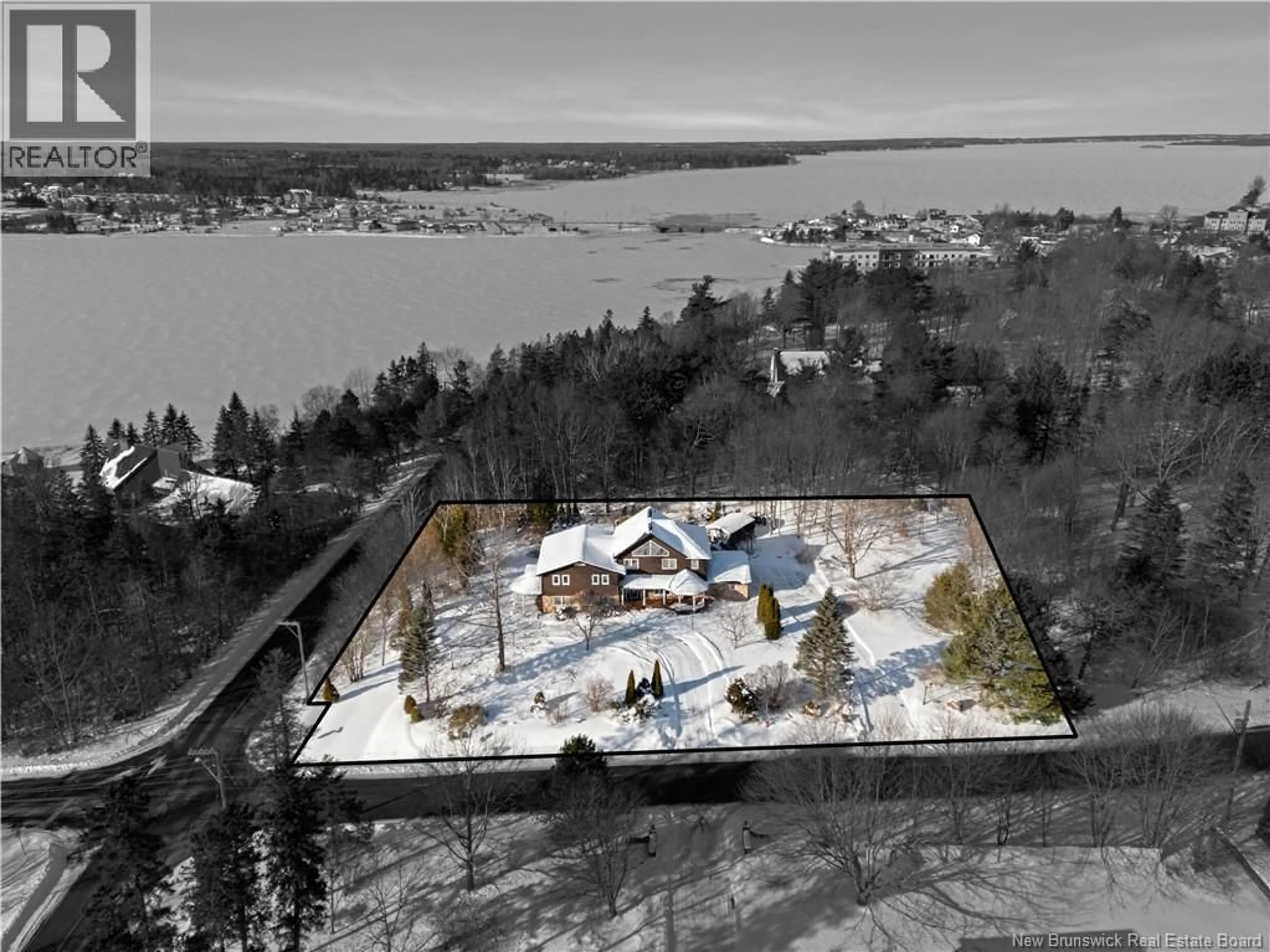 A pic from outside/outdoor area/front of a property/back of a property/a pic from drone, water/lake/river/ocean view for 46 WEBSTER STREET, Shediac New Brunswick E4P2X3