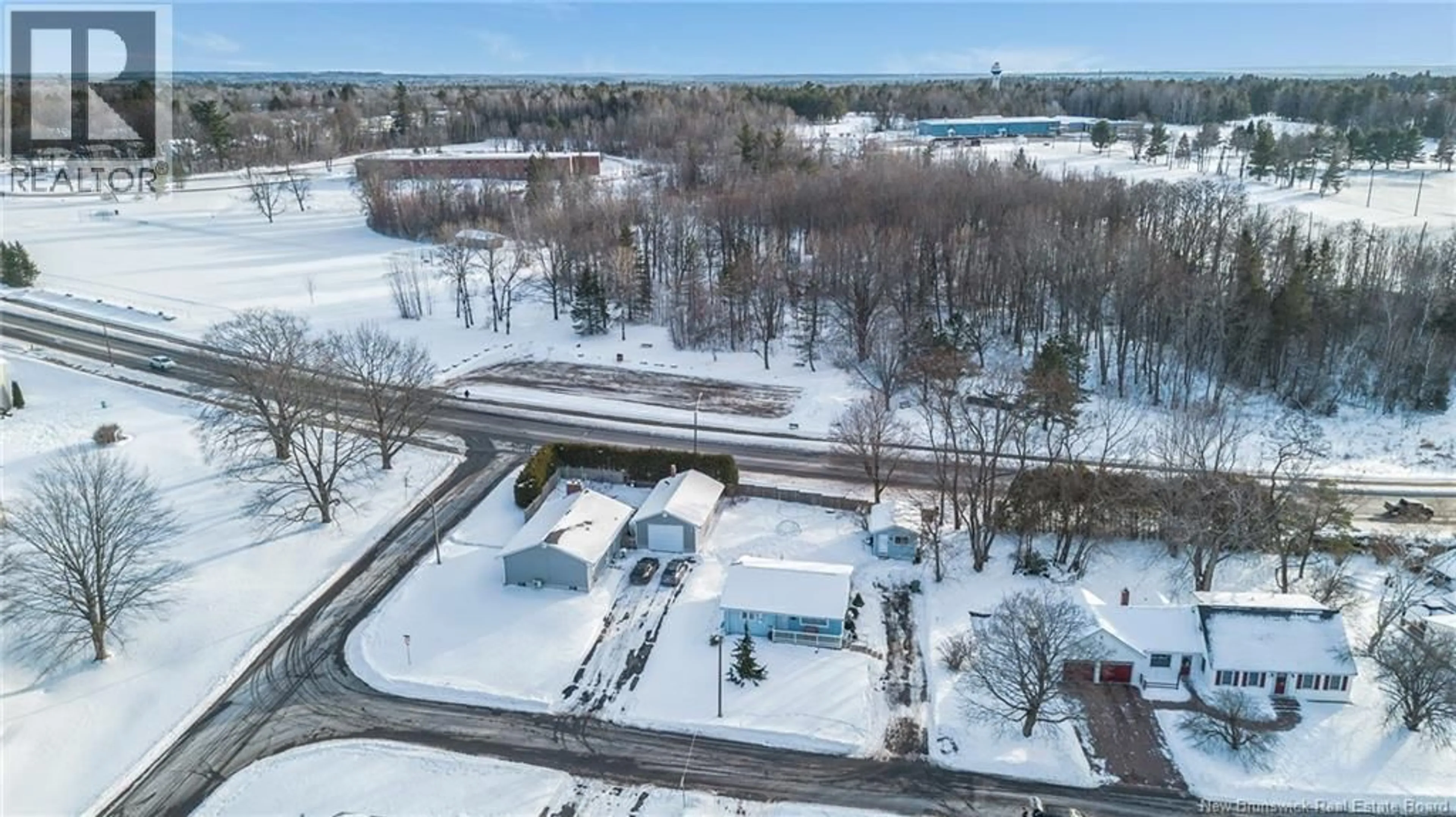 A pic from outside/outdoor area/front of a property/back of a property/a pic from drone, street for 403 GARDINER STREET, Oromocto New Brunswick E2V1G4