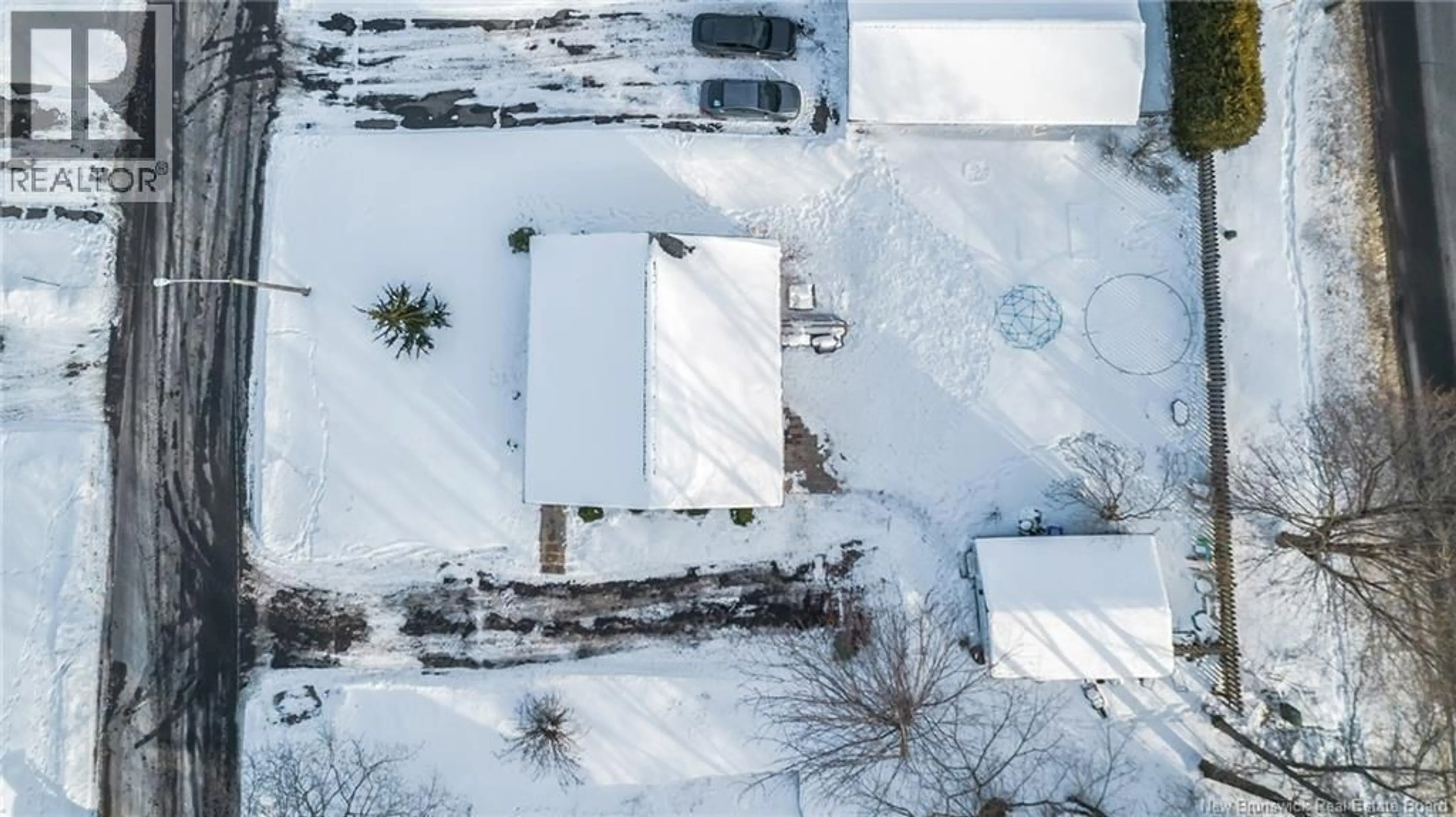 A pic from outside/outdoor area/front of a property/back of a property/a pic from drone, street for 403 GARDINER STREET, Oromocto New Brunswick E2V1G4