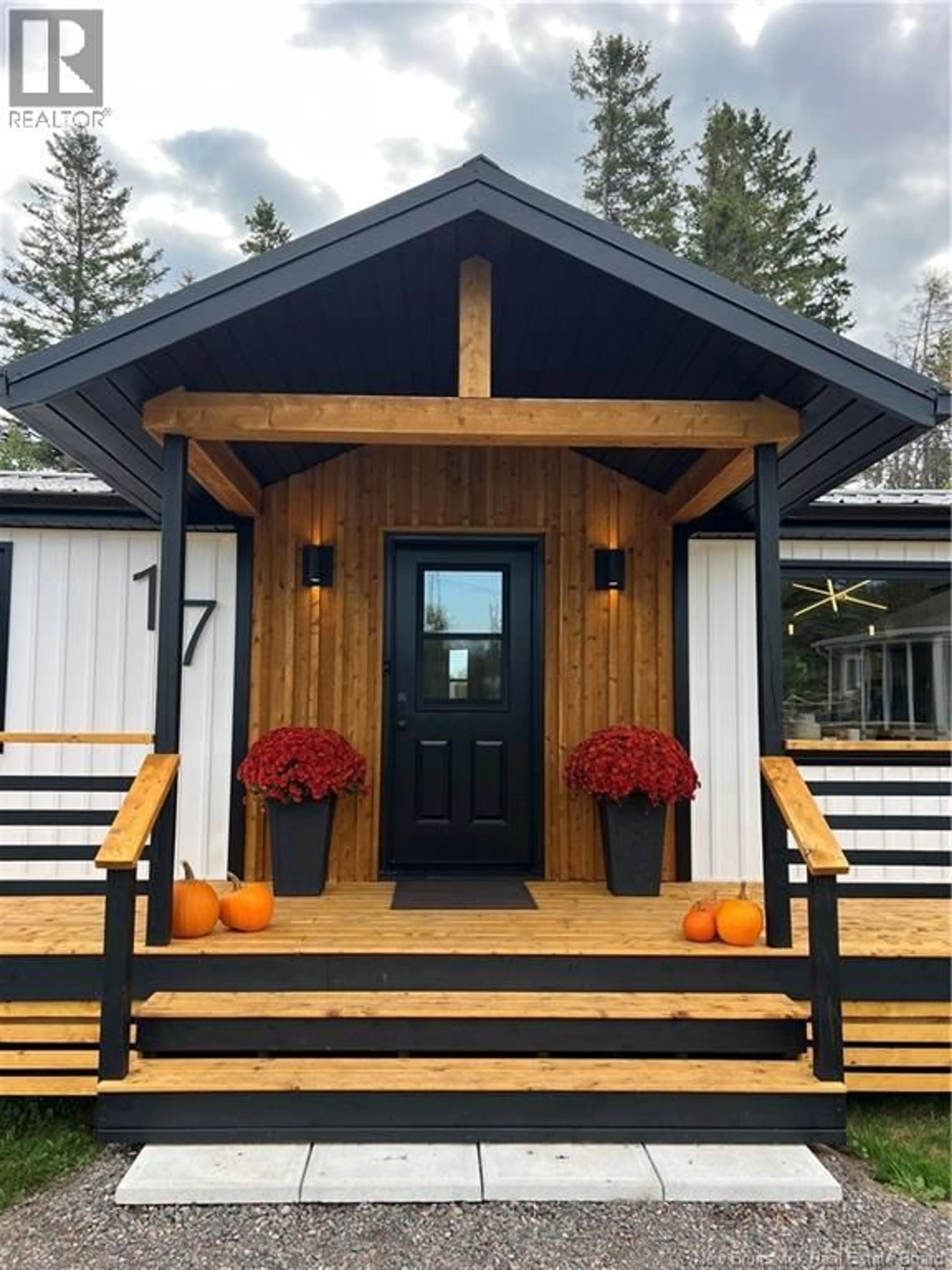Indoor entryway for 17 SANDPIPER PLACE, Grande-Digue New Brunswick E4R5X8