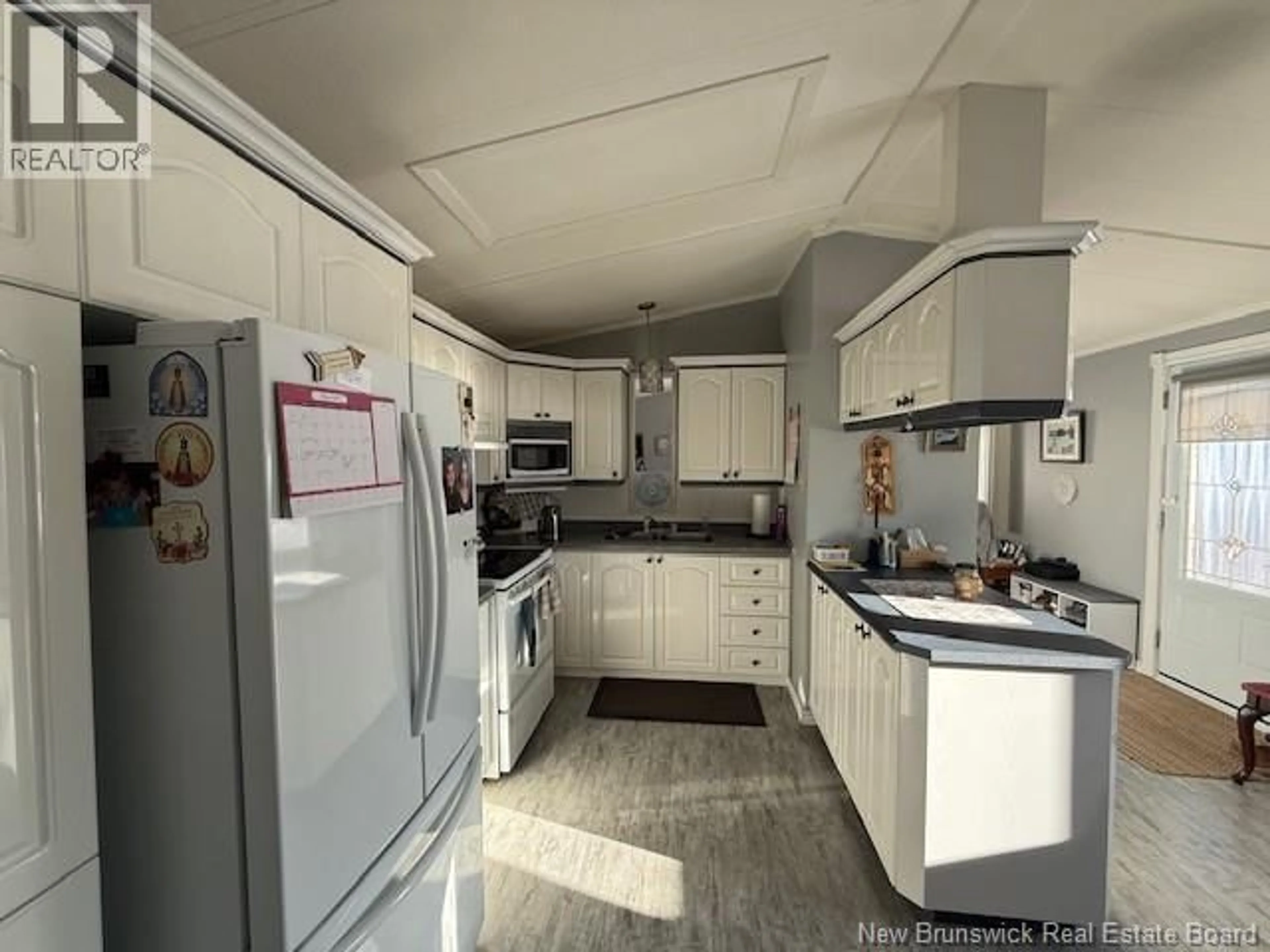 Standard kitchen, unknown for 323 MOUNTAIN BROOK ROAD, Charlo New Brunswick E8E2N6