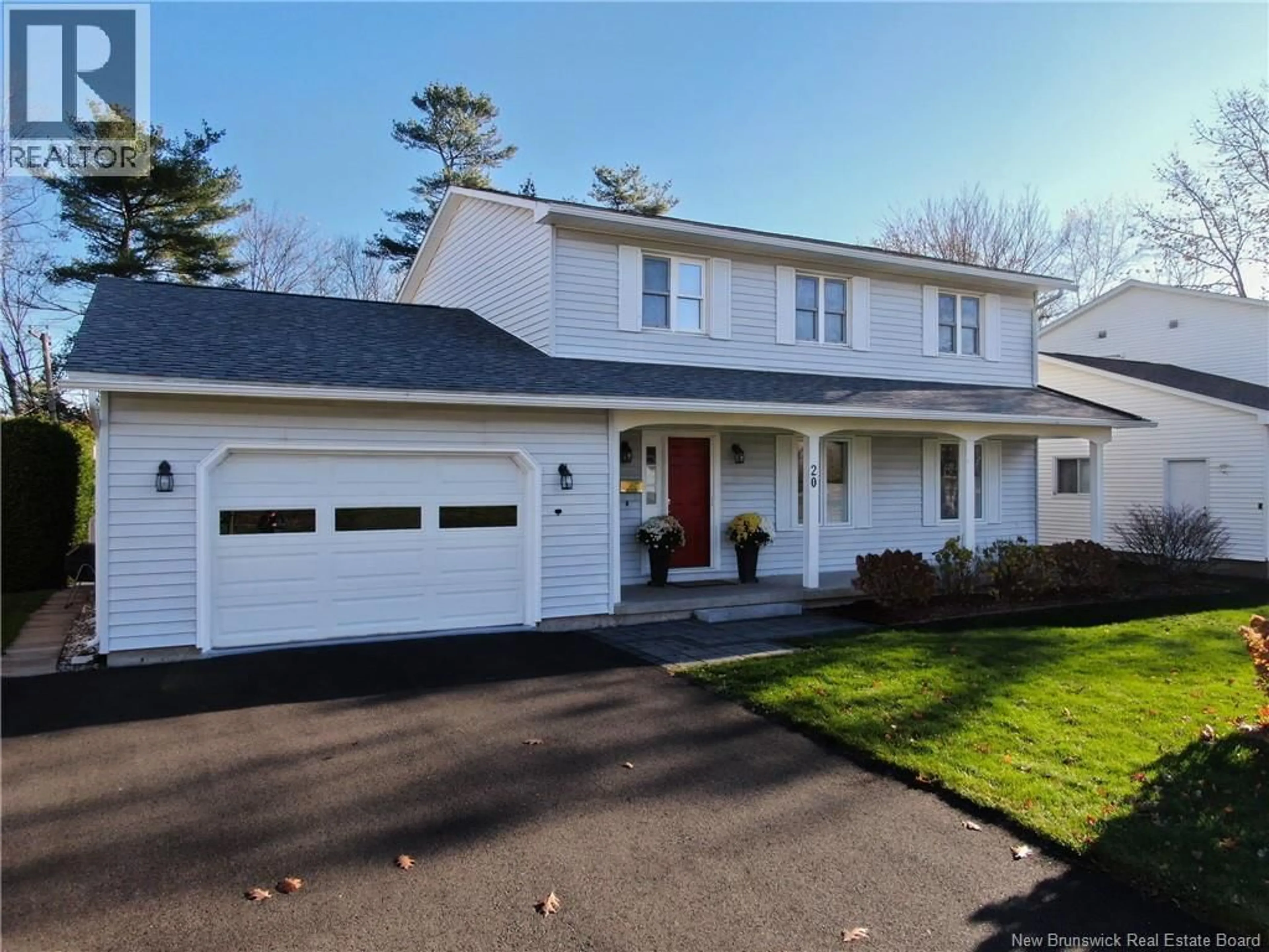 Home with vinyl exterior material, street for 20 GLOUCESTER COURT, Fredericton New Brunswick E3B6E6