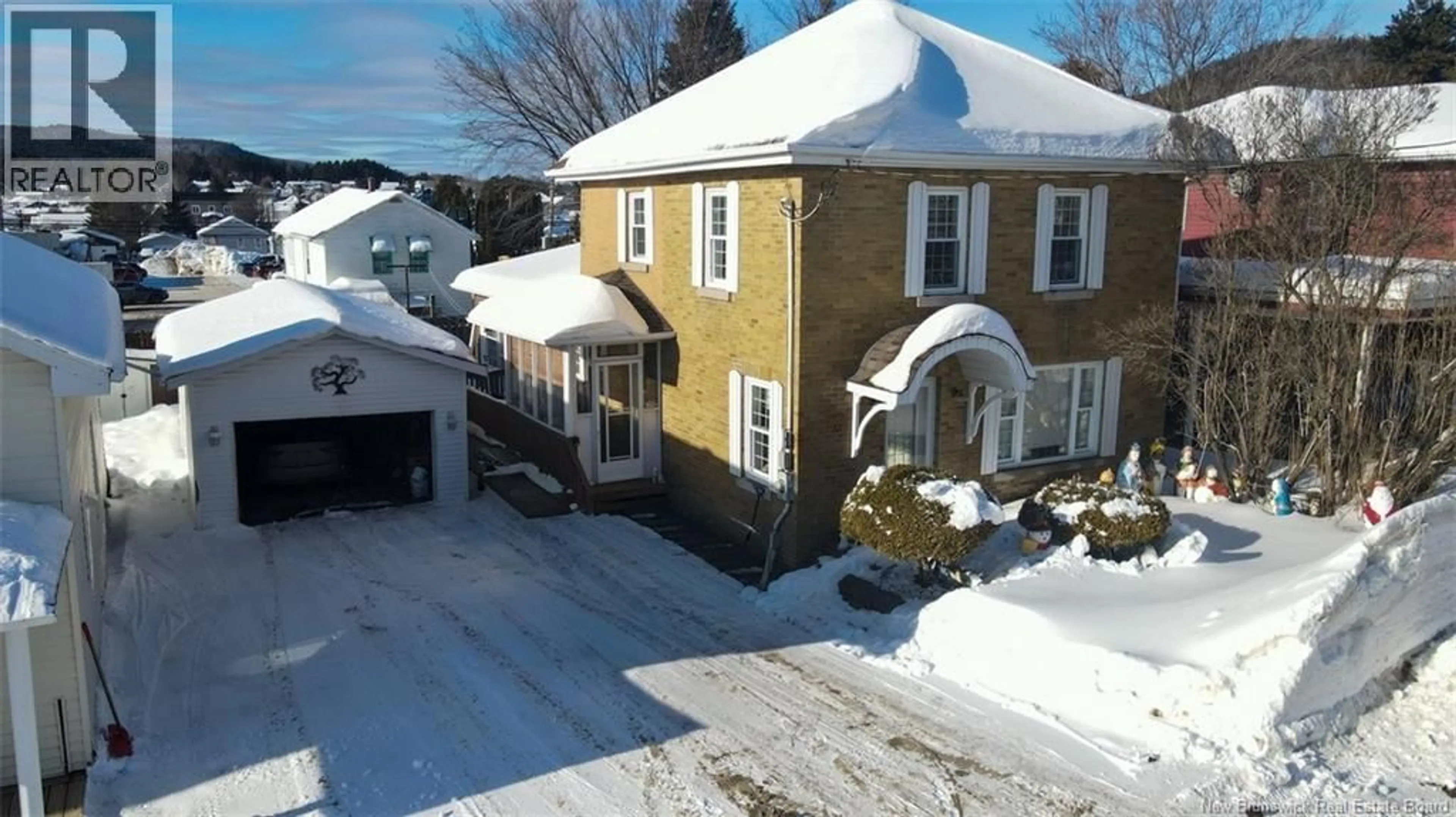 A pic from outside/outdoor area/front of a property/back of a property/a pic from drone, street for 42 39TH AVENUE, Edmundston New Brunswick E3V2X2
