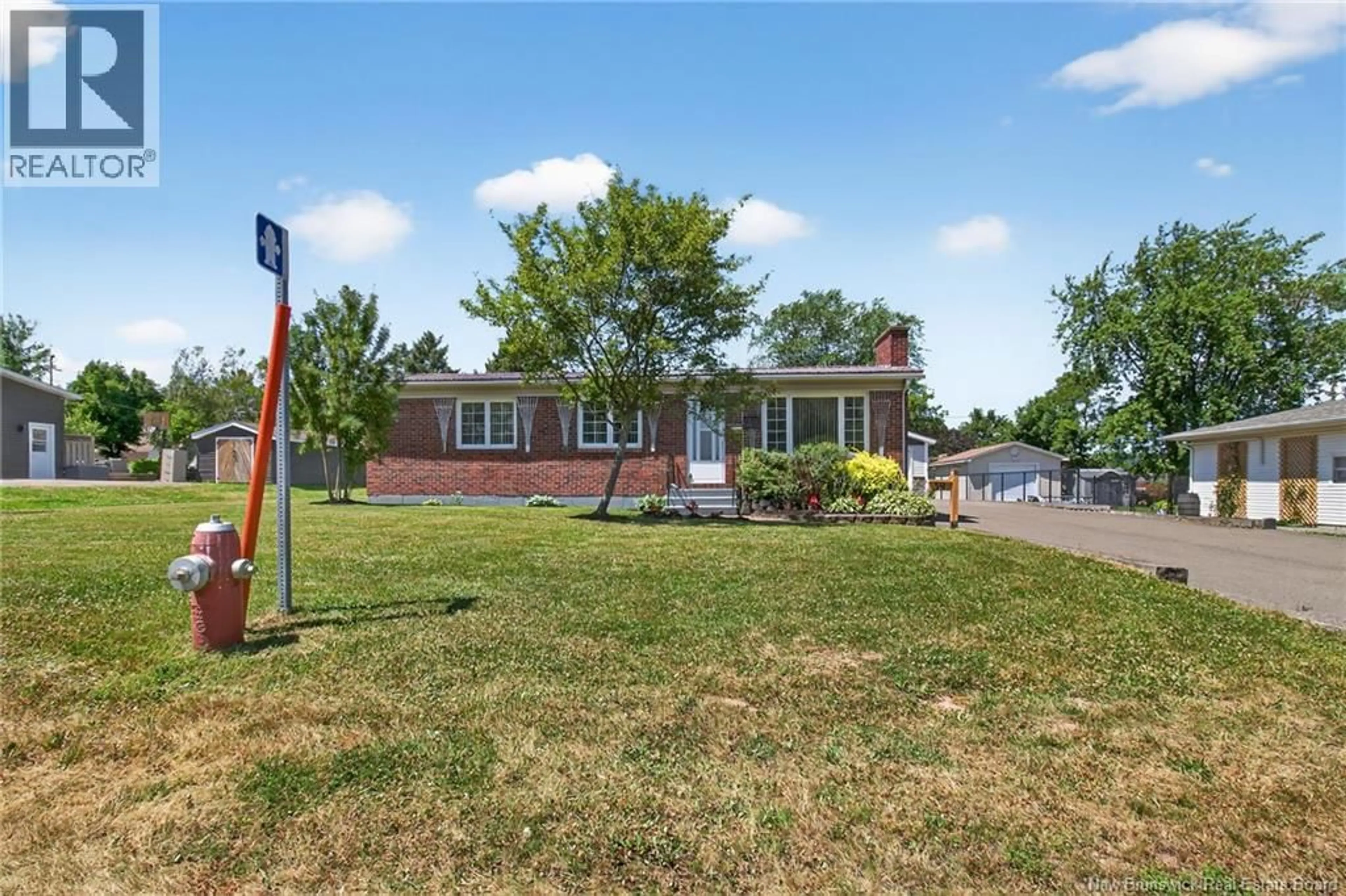 A pic from outside/outdoor area/front of a property/back of a property/a pic from drone, street for 39 LAURELLE AVENUE, Moncton New Brunswick E1G1G2