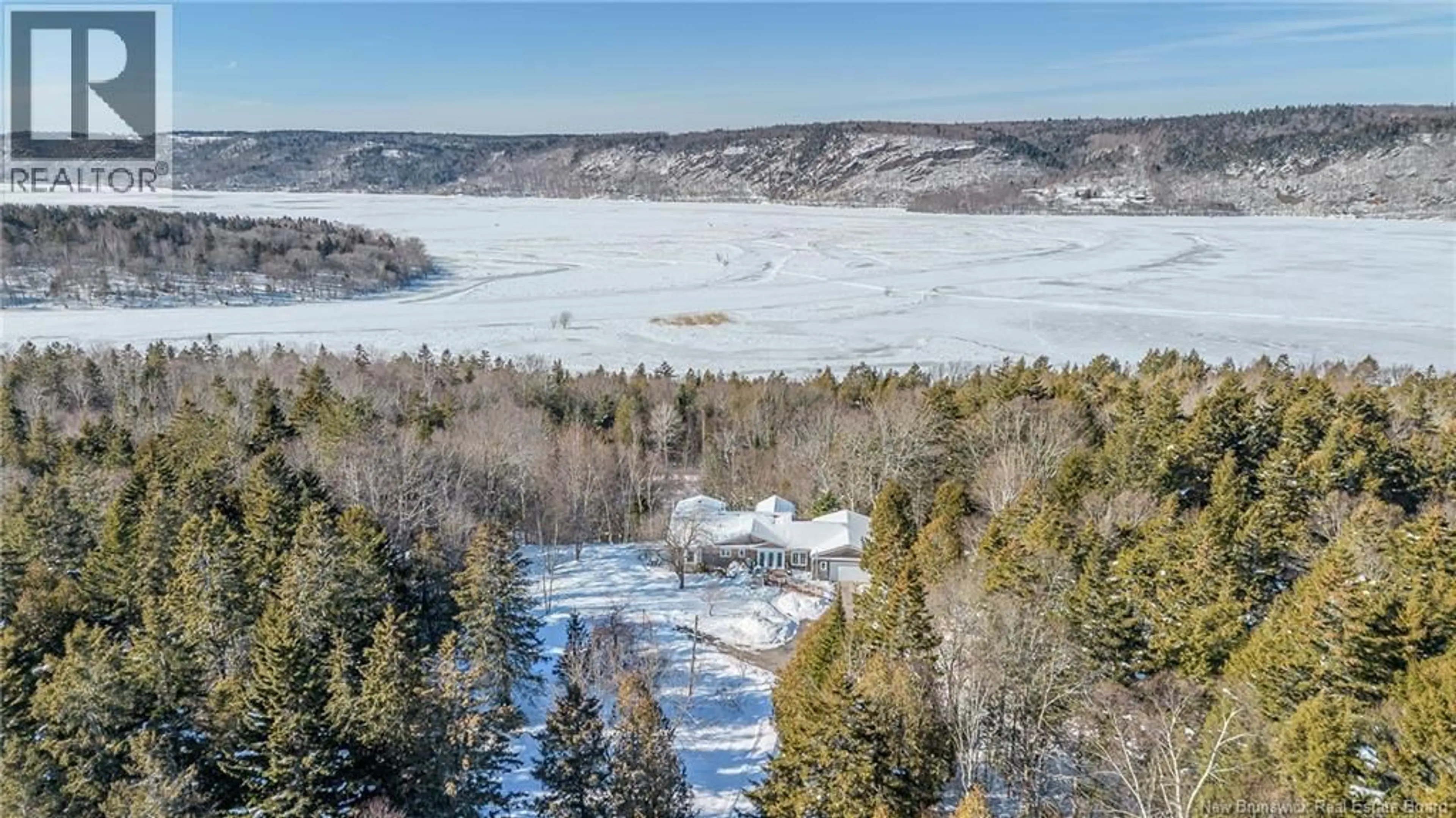 A pic from outside/outdoor area/front of a property/back of a property/a pic from drone, water/lake/river/ocean view for 293 DARLINGS ISLAND ROAD, Darlings Island New Brunswick E5N6S4