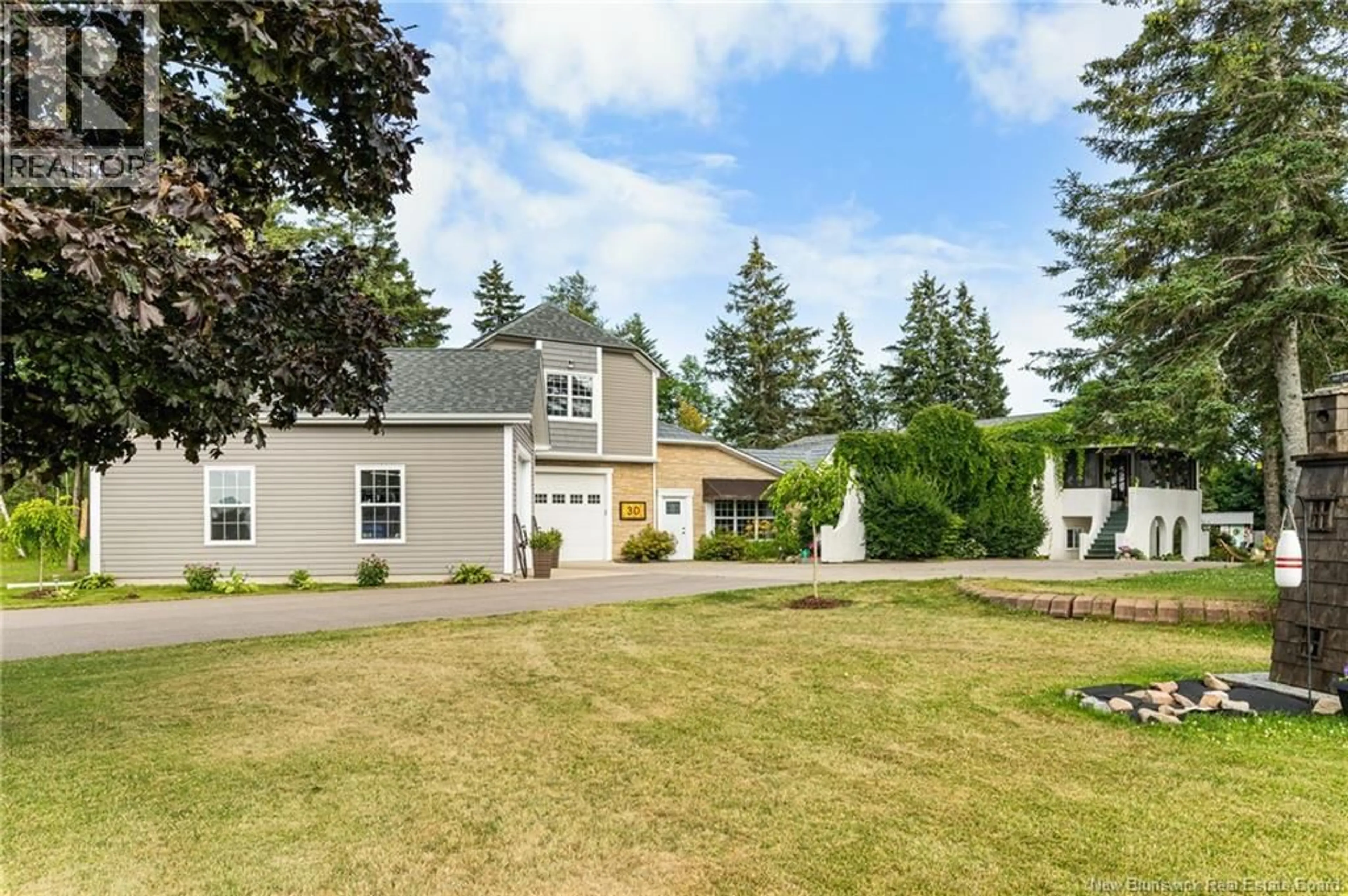 A pic from outside/outdoor area/front of a property/back of a property/a pic from drone, street for 30 DOIRON, Grand-Barachois New Brunswick E4P7K1