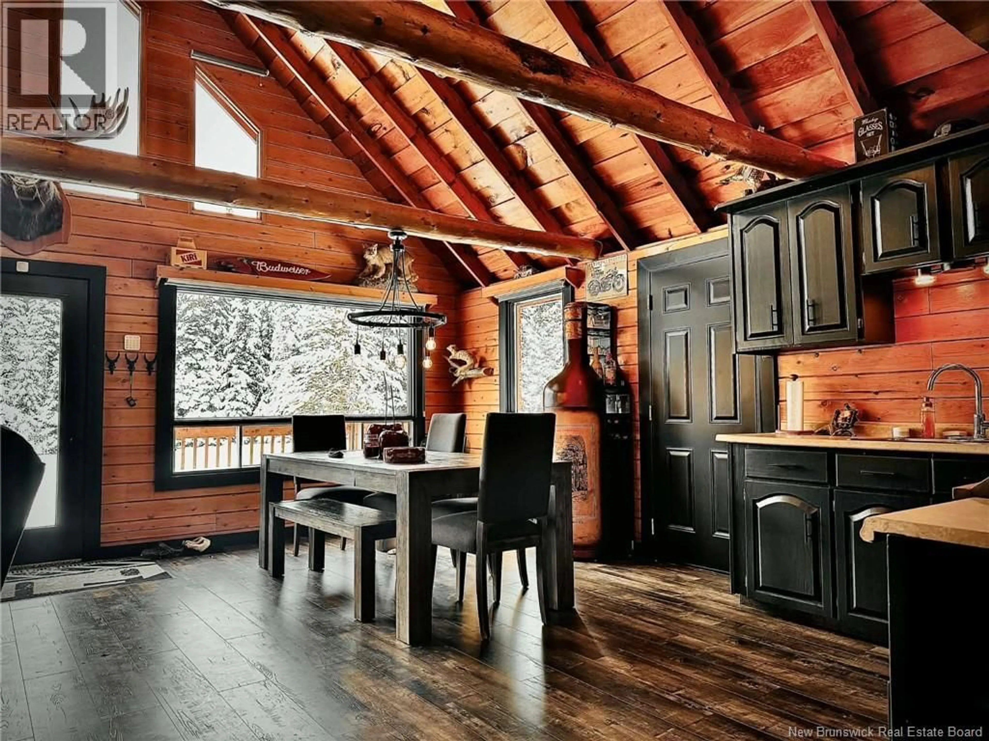 Rustic kitchen, wood/laminate floor for CARIBOU BROOK, Rivière-Verte New Brunswick E7B2Y7