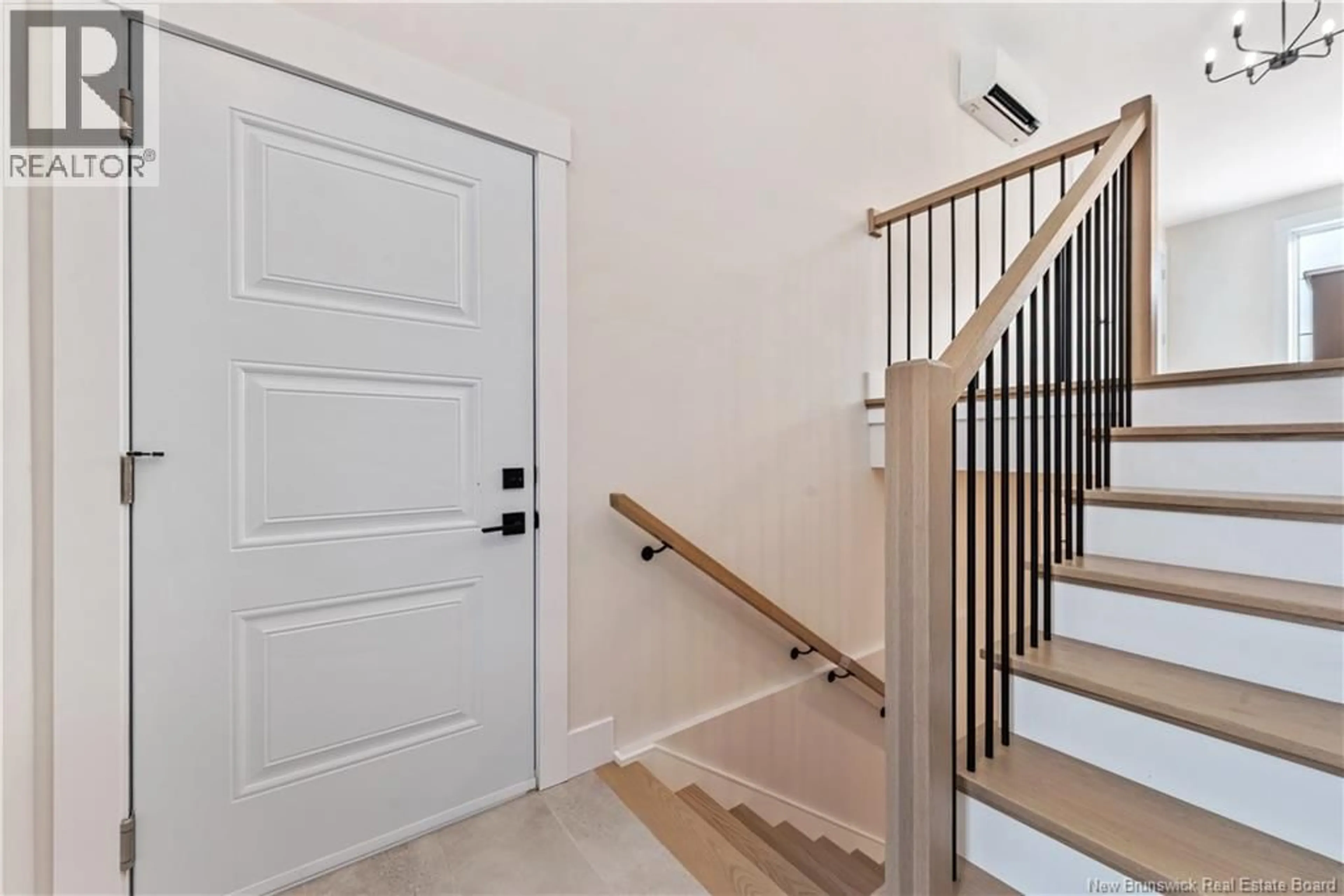 Indoor entryway for 82 MOLLINS CRESCENT, Moncton New Brunswick E1E4L6