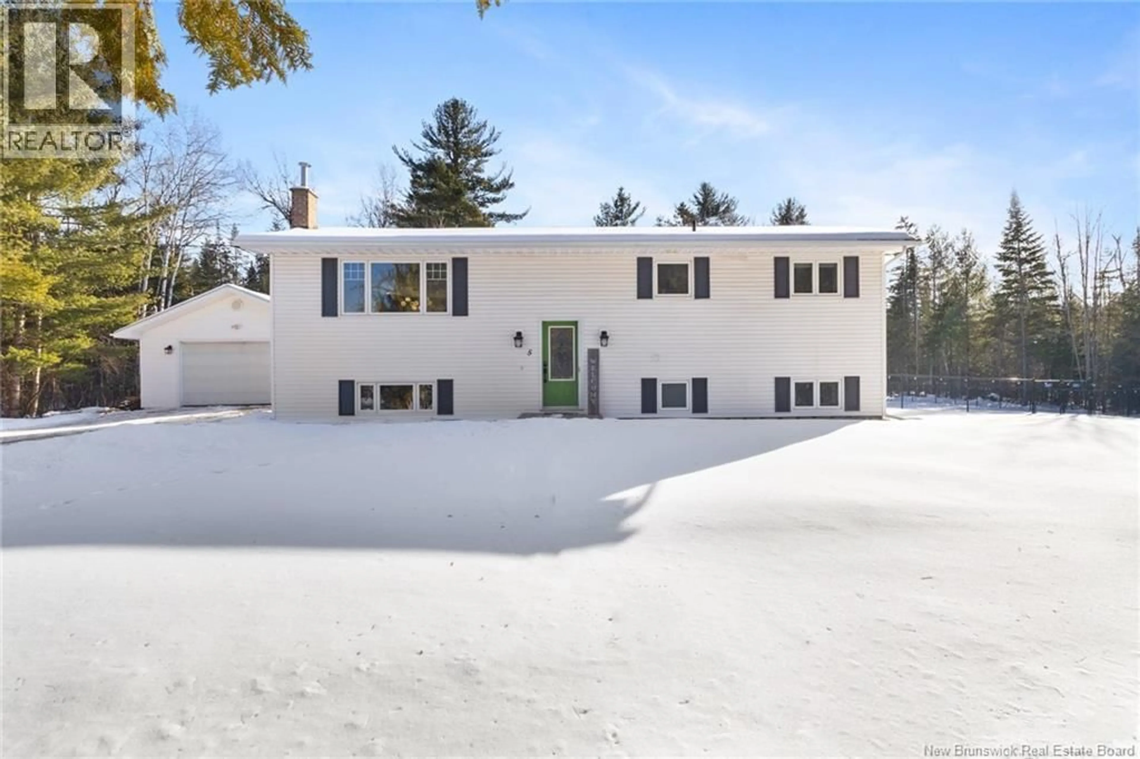 Unknown for 5 FLORAL CRES, Lincoln New Brunswick E3B7G8