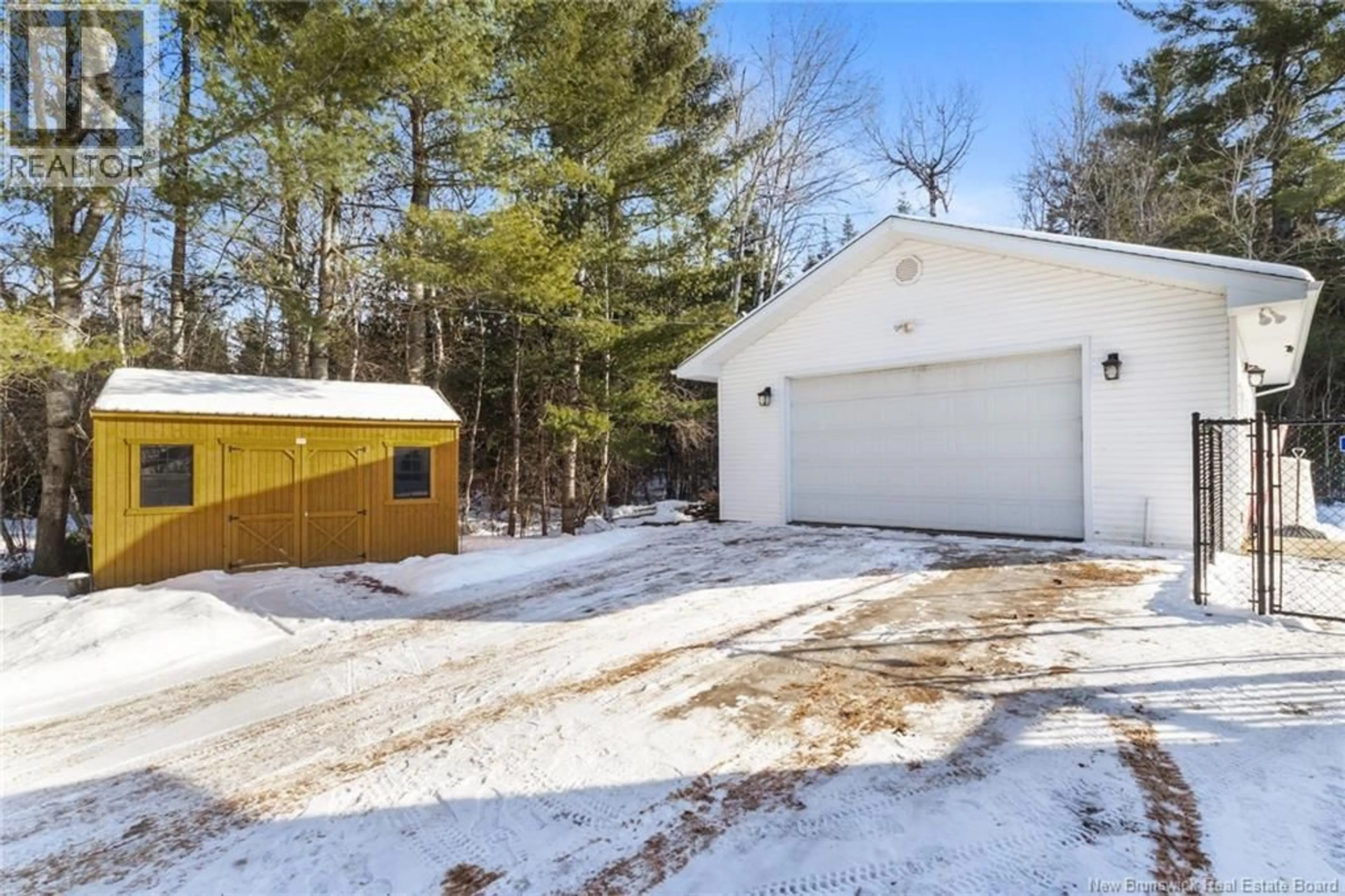 Indoor garage for 5 FLORAL CRES, Lincoln New Brunswick E3B7G8