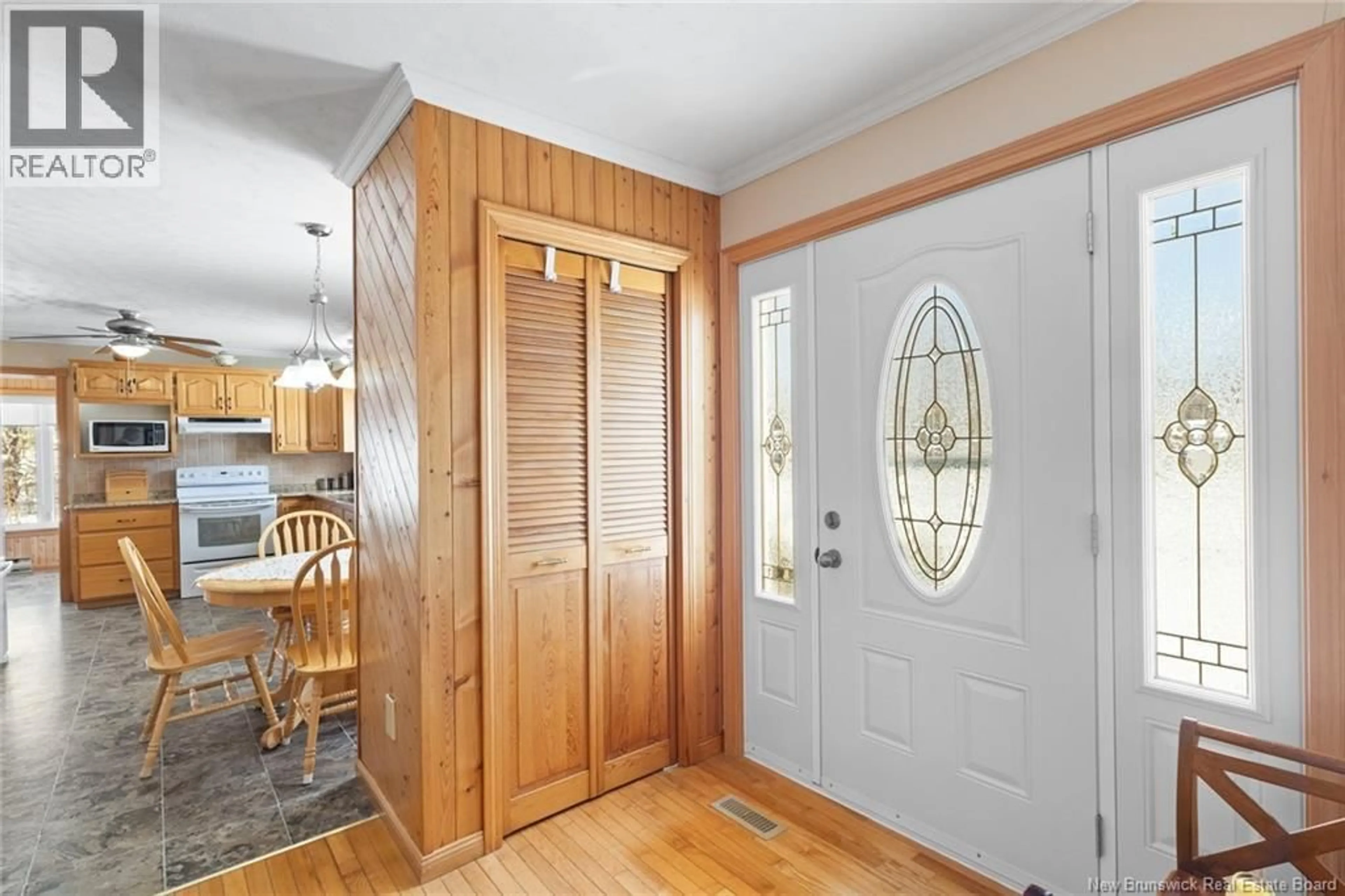 Indoor entryway for 3 MCLEAN AVE, Oromocto New Brunswick E2V3N6