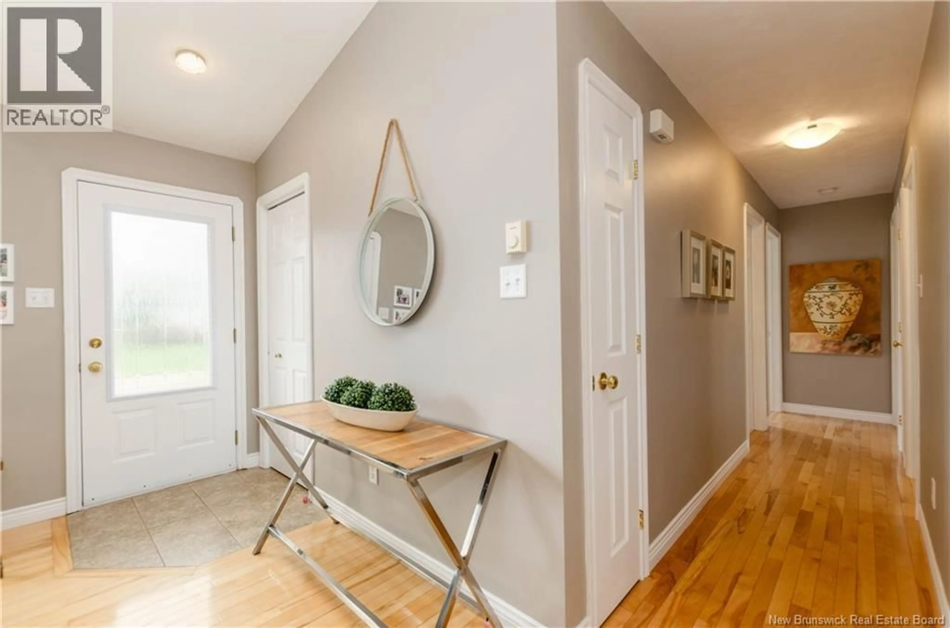 Indoor entryway for 60 NICOLAS STREET, Dieppe New Brunswick E1A8L7