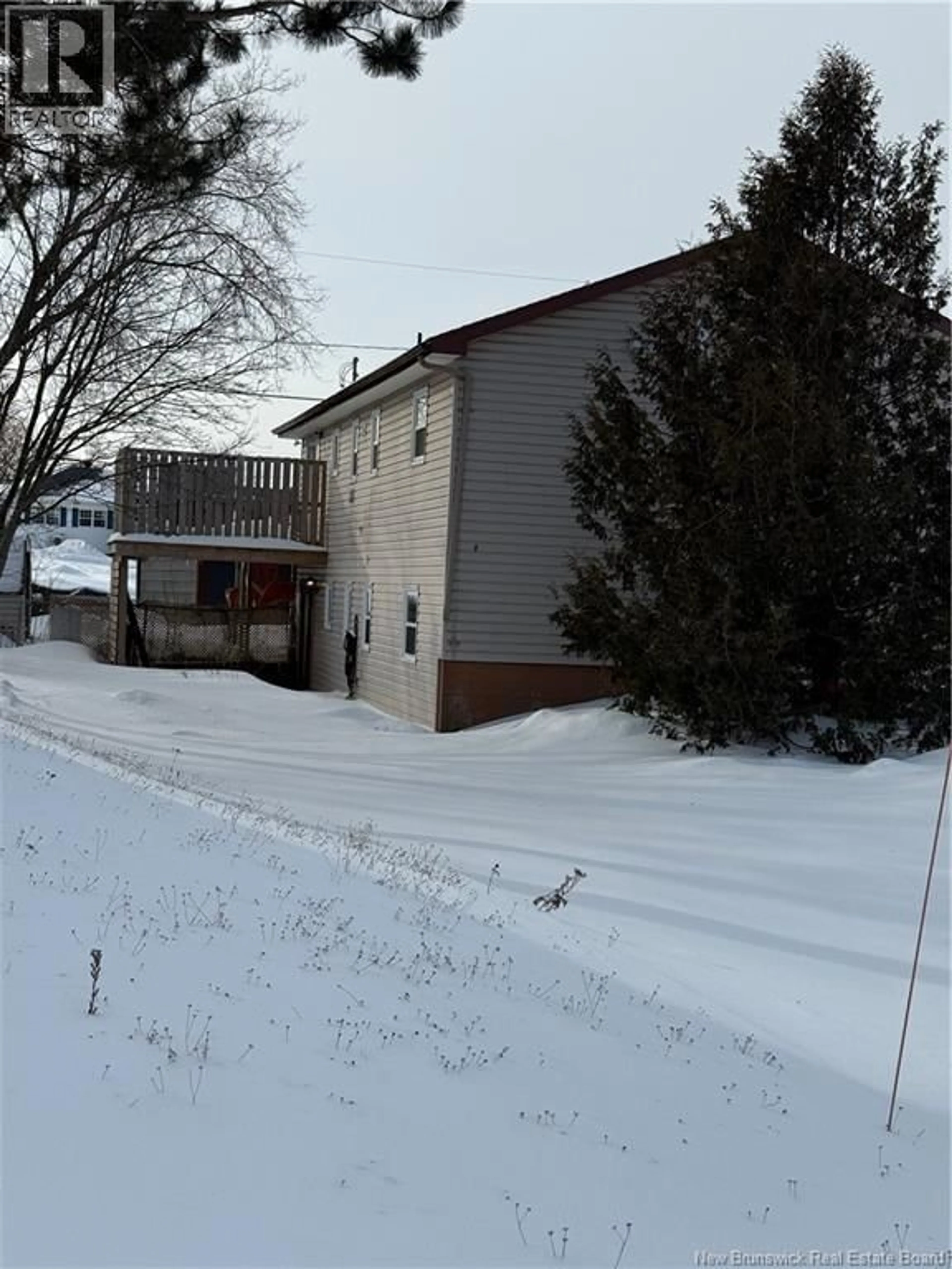 A pic from outside/outdoor area/front of a property/back of a property/a pic from drone, building for 360 EVANGELINE, Bathurst New Brunswick E2A2R1