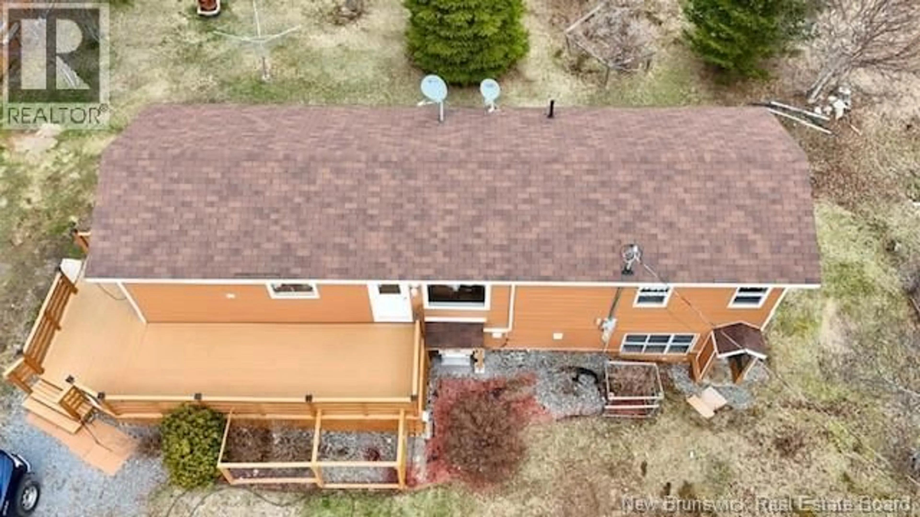 A pic from outside/outdoor area/front of a property/back of a property/a pic from drone, unknown for 806 ROUTE 772, Fairhaven New Brunswick E5V1P3