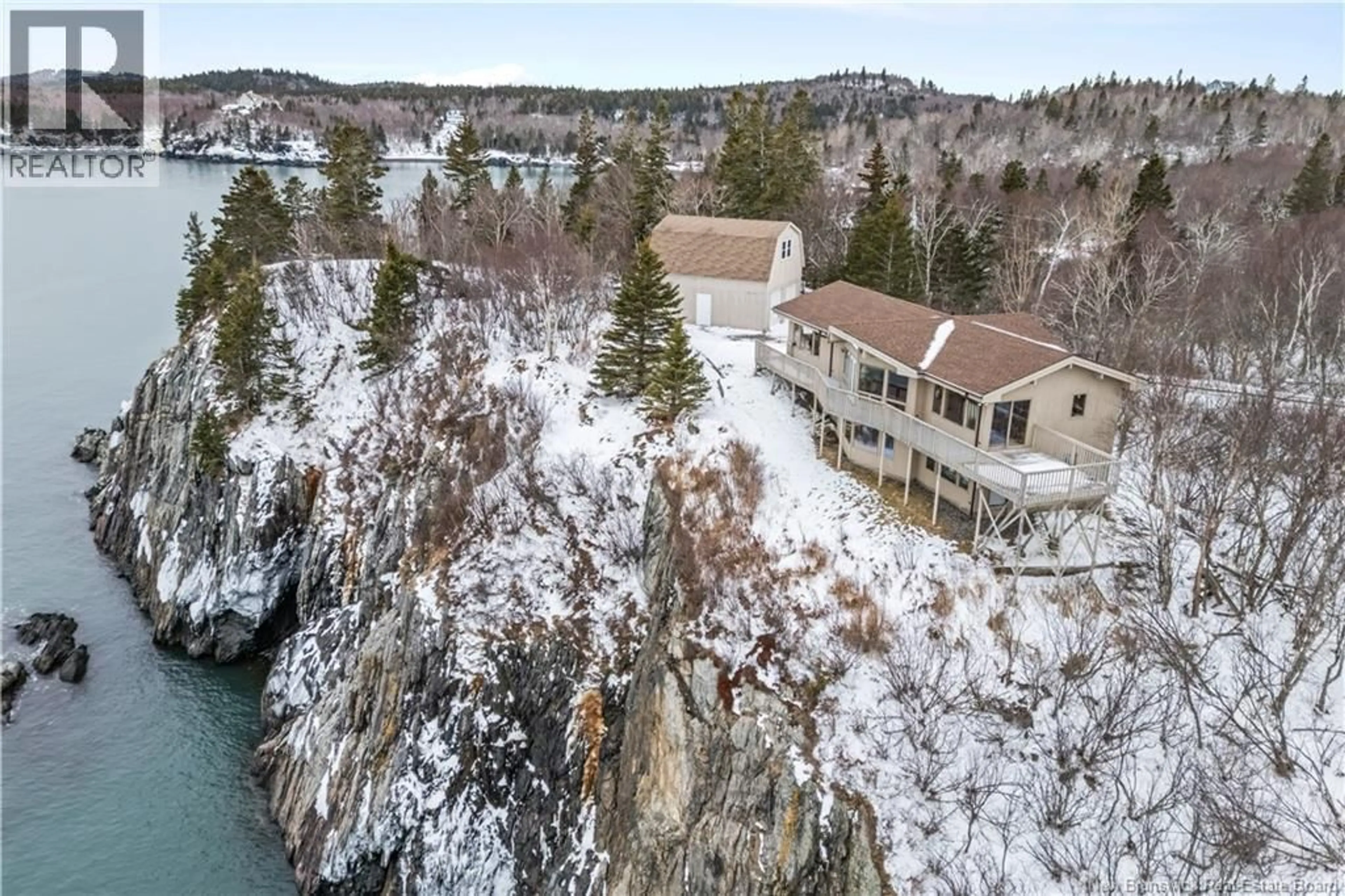 A pic from outside/outdoor area/front of a property/back of a property/a pic from drone, water/lake/river/ocean view for 572 FUNDY DRIVE, Wilsons Beach New Brunswick E5E1X4