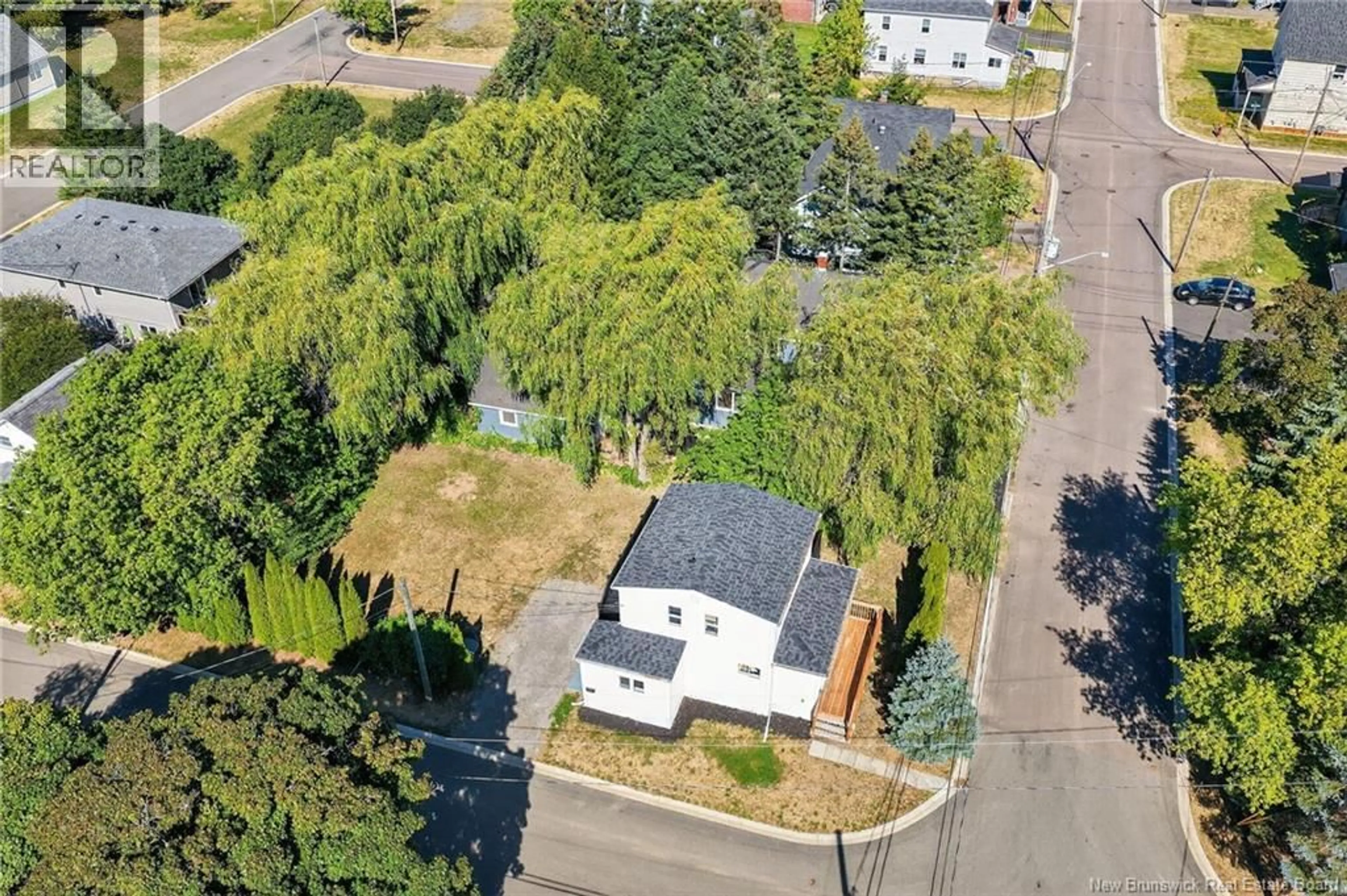 A pic from outside/outdoor area/front of a property/back of a property/a pic from drone, street for 42 GERMAIN, Moncton New Brunswick E1A3X6