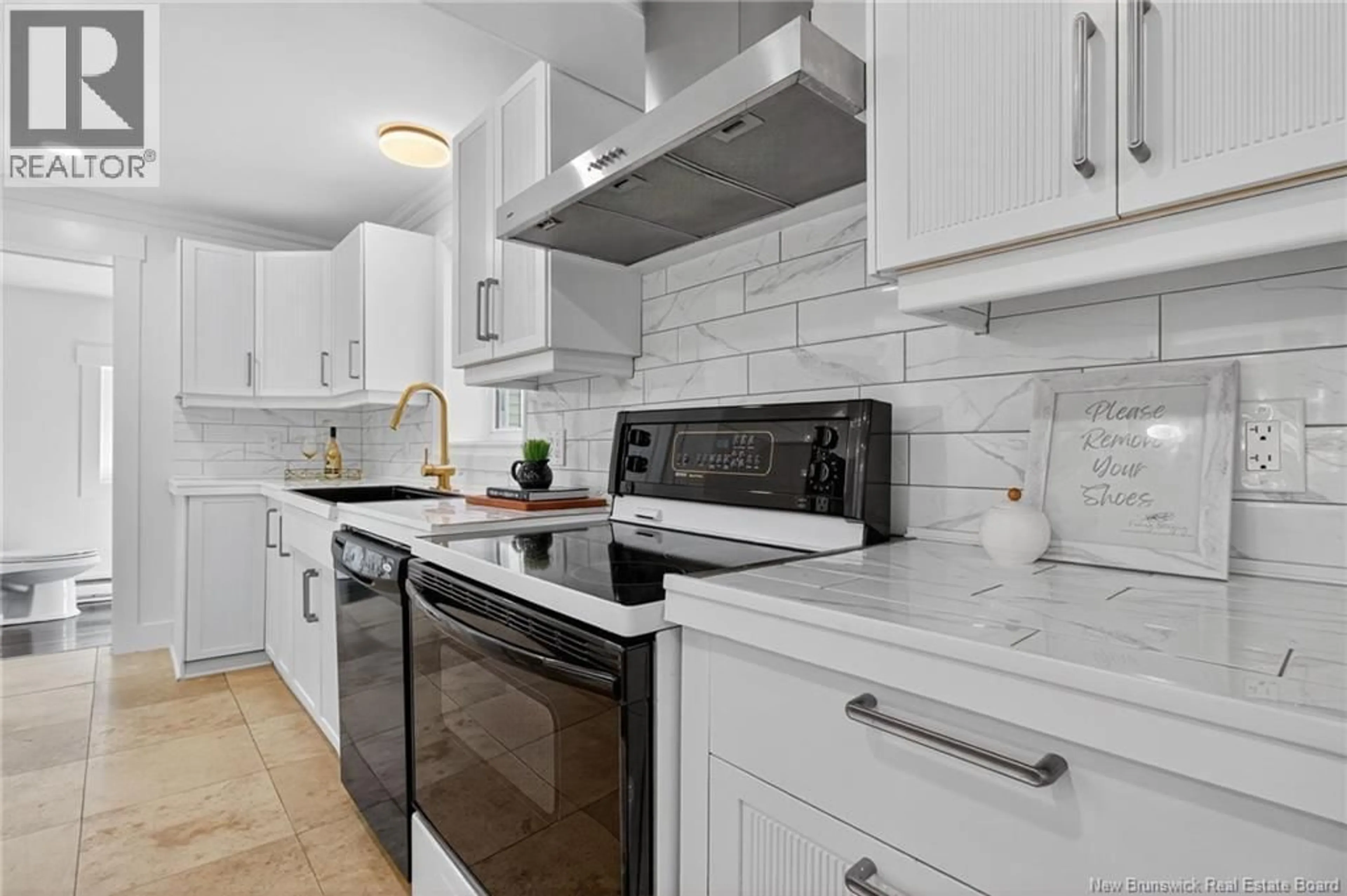 Standard kitchen, ceramic/tile floor for 42 GERMAIN, Moncton New Brunswick E1A3X6