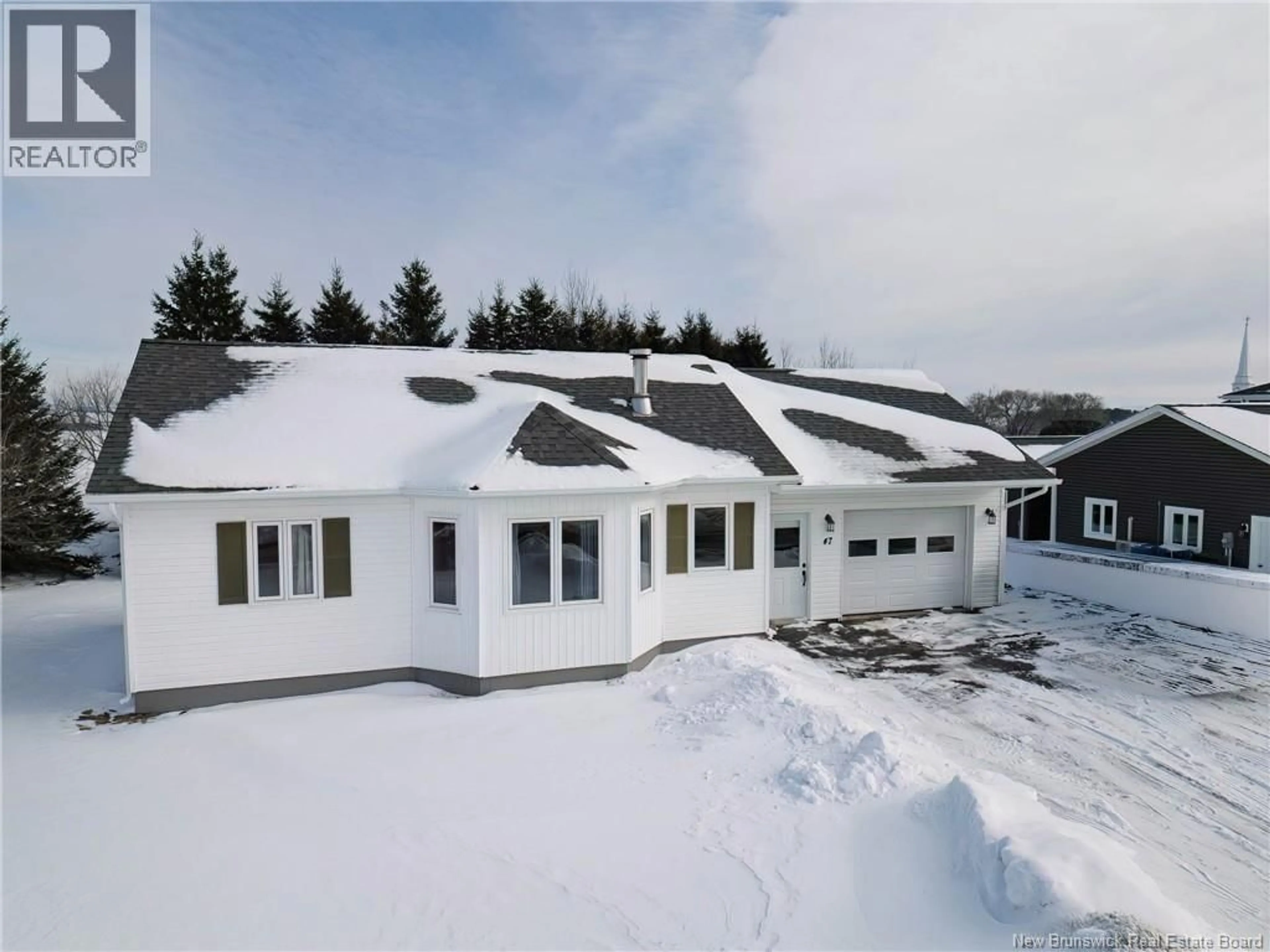 A pic from outside/outdoor area/front of a property/back of a property/a pic from drone, building for 47 RUE DES ERABLES, Saint-André New Brunswick E3Y2Z7