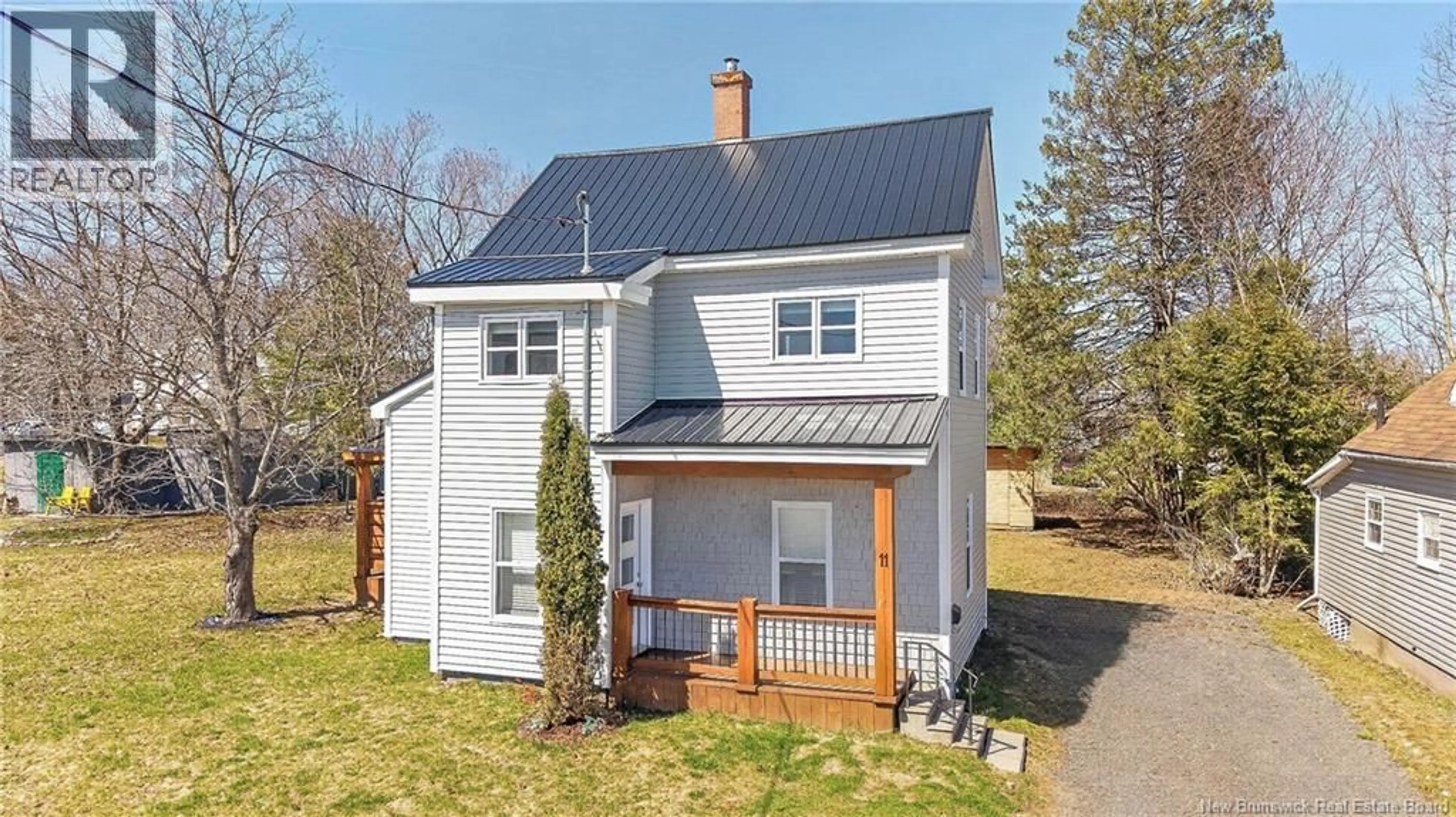 A pic from outside/outdoor area/front of a property/back of a property/a pic from drone, street for 11 ELIZABETH STREET, St. Stephen New Brunswick E3L2N7