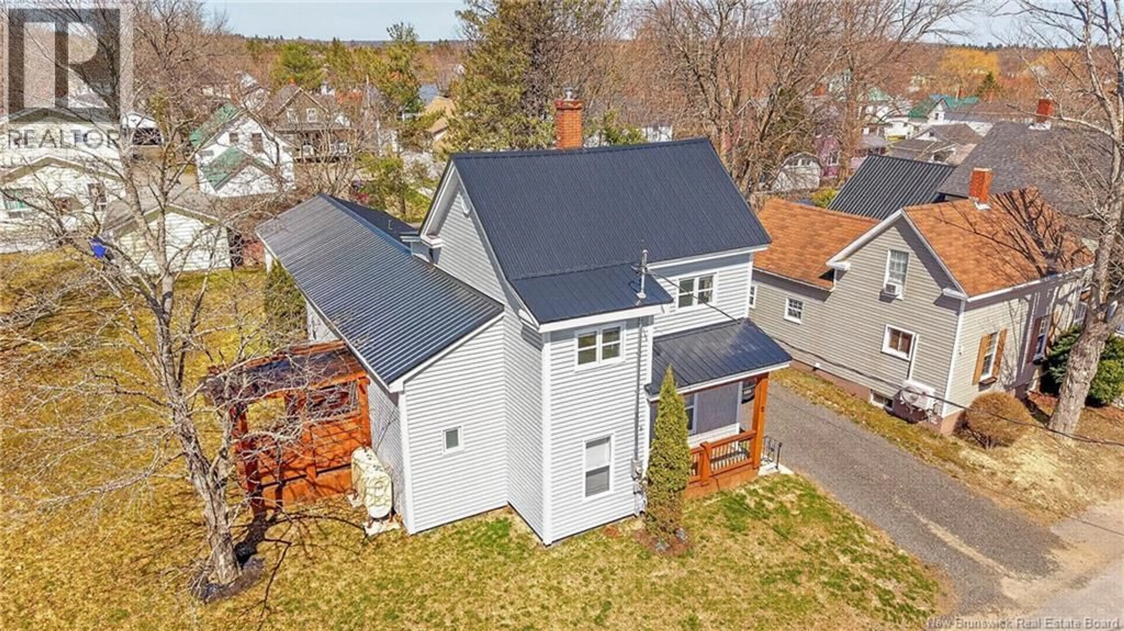 A pic from outside/outdoor area/front of a property/back of a property/a pic from drone, street for 11 ELIZABETH STREET, St. Stephen New Brunswick E3L2N7