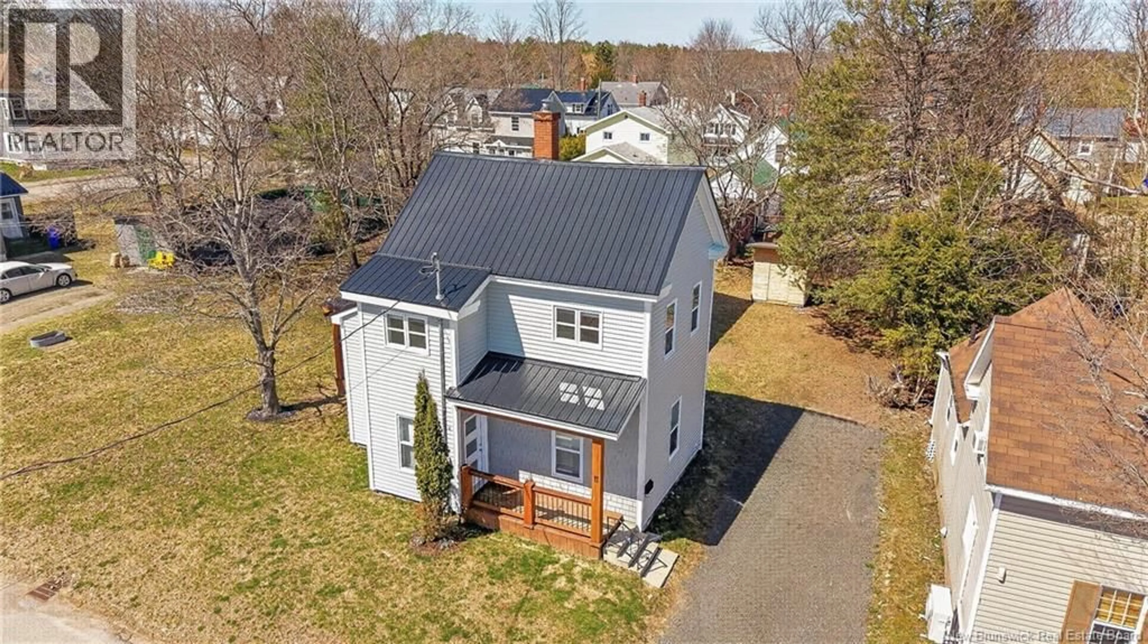 A pic from outside/outdoor area/front of a property/back of a property/a pic from drone, street for 11 ELIZABETH STREET, St. Stephen New Brunswick E3L2N7