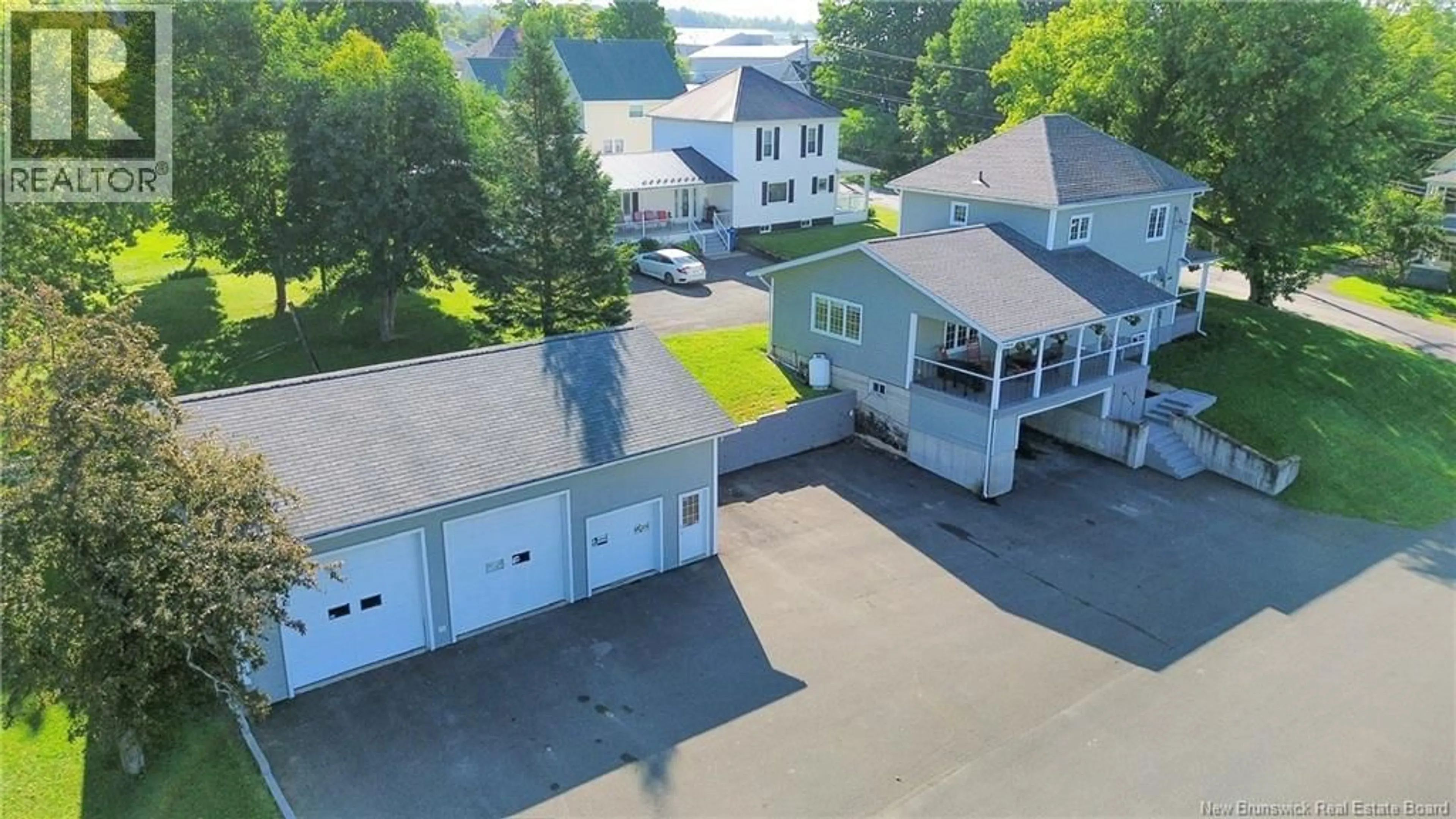 A pic from outside/outdoor area/front of a property/back of a property/a pic from drone, building for 21 HILLCREST AVENUE, Hartland New Brunswick E7P1M7