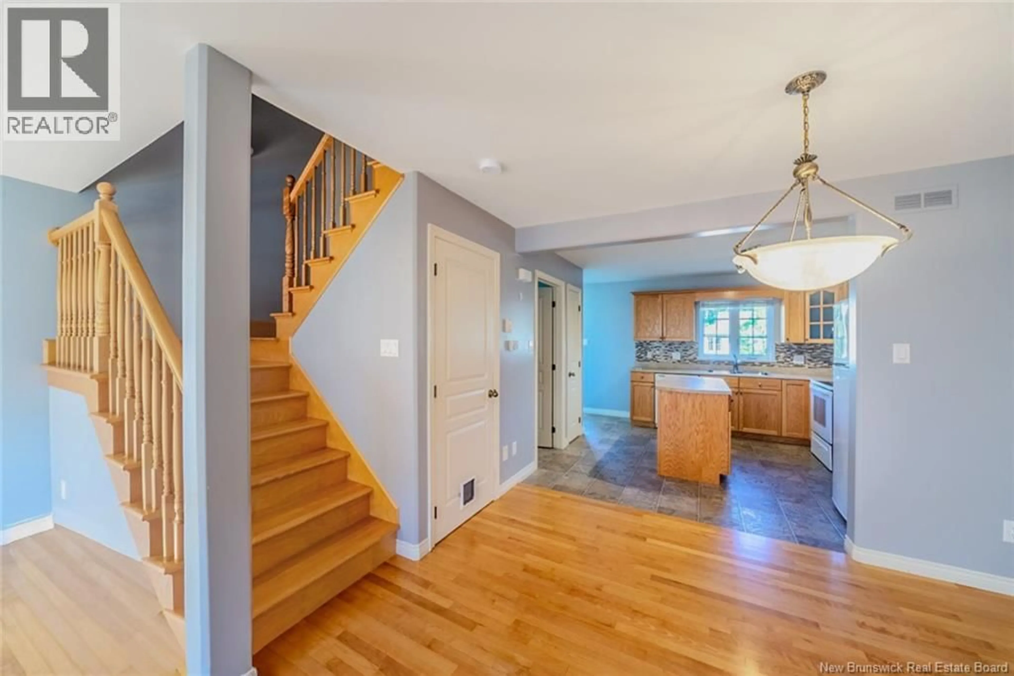 Indoor entryway for 159 DAMIEN, Dieppe New Brunswick E1A0G2