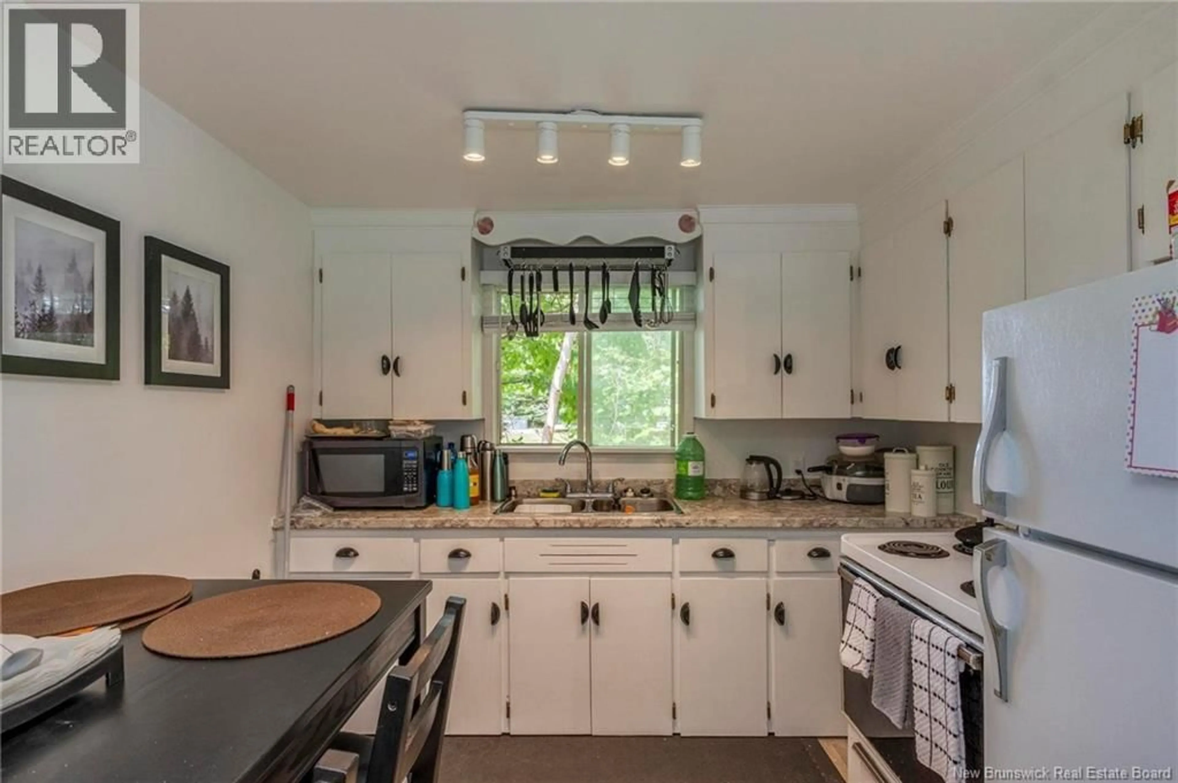 Standard kitchen, unknown for 134 HAPPY DAYS ESTATES ROAD, Grande-Digue New Brunswick E4R4L6