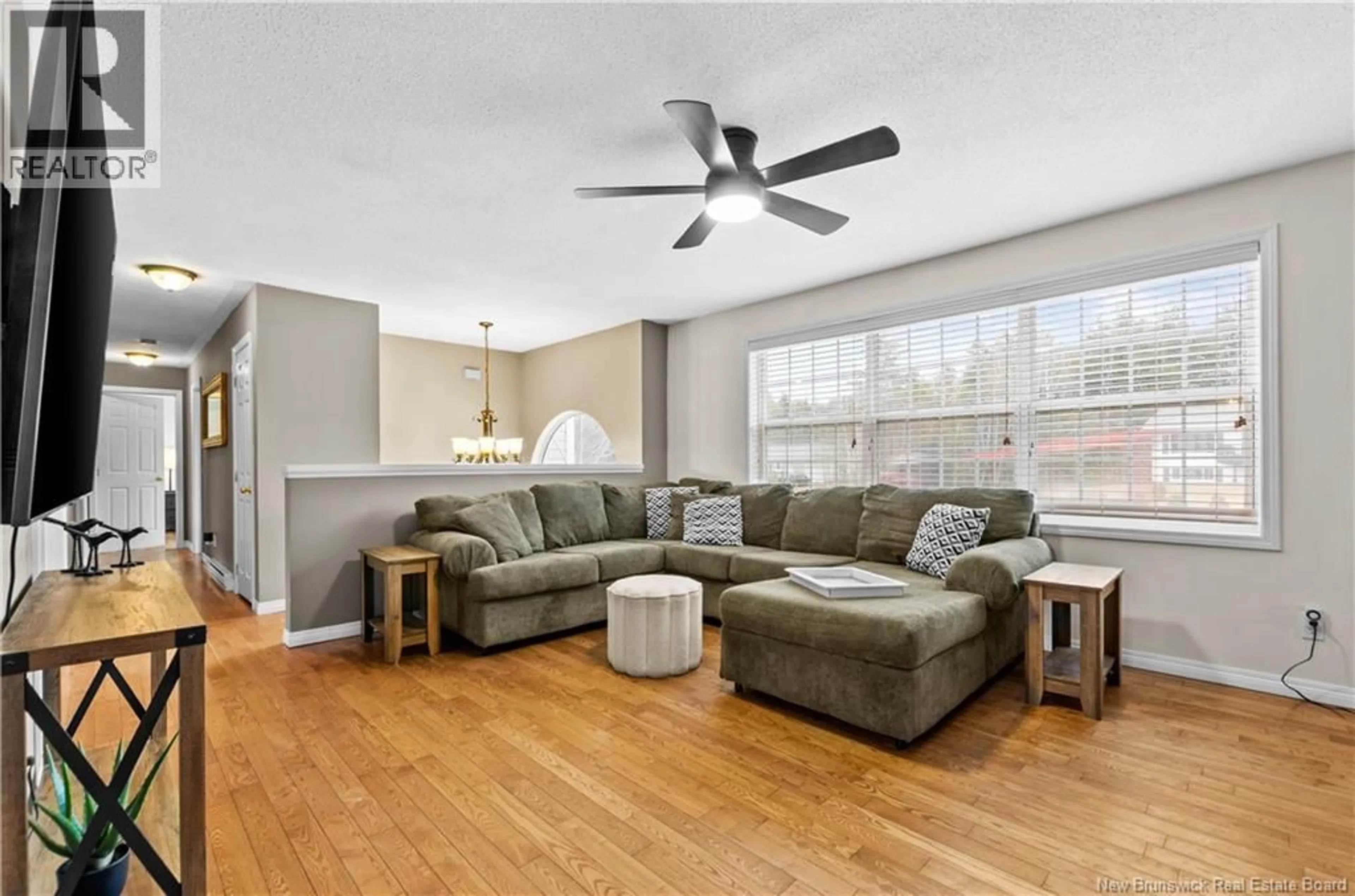 Living room with furniture, wood/laminate floor for 345 FRENCH LAKE ROAD, Geary New Brunswick E2V4E7