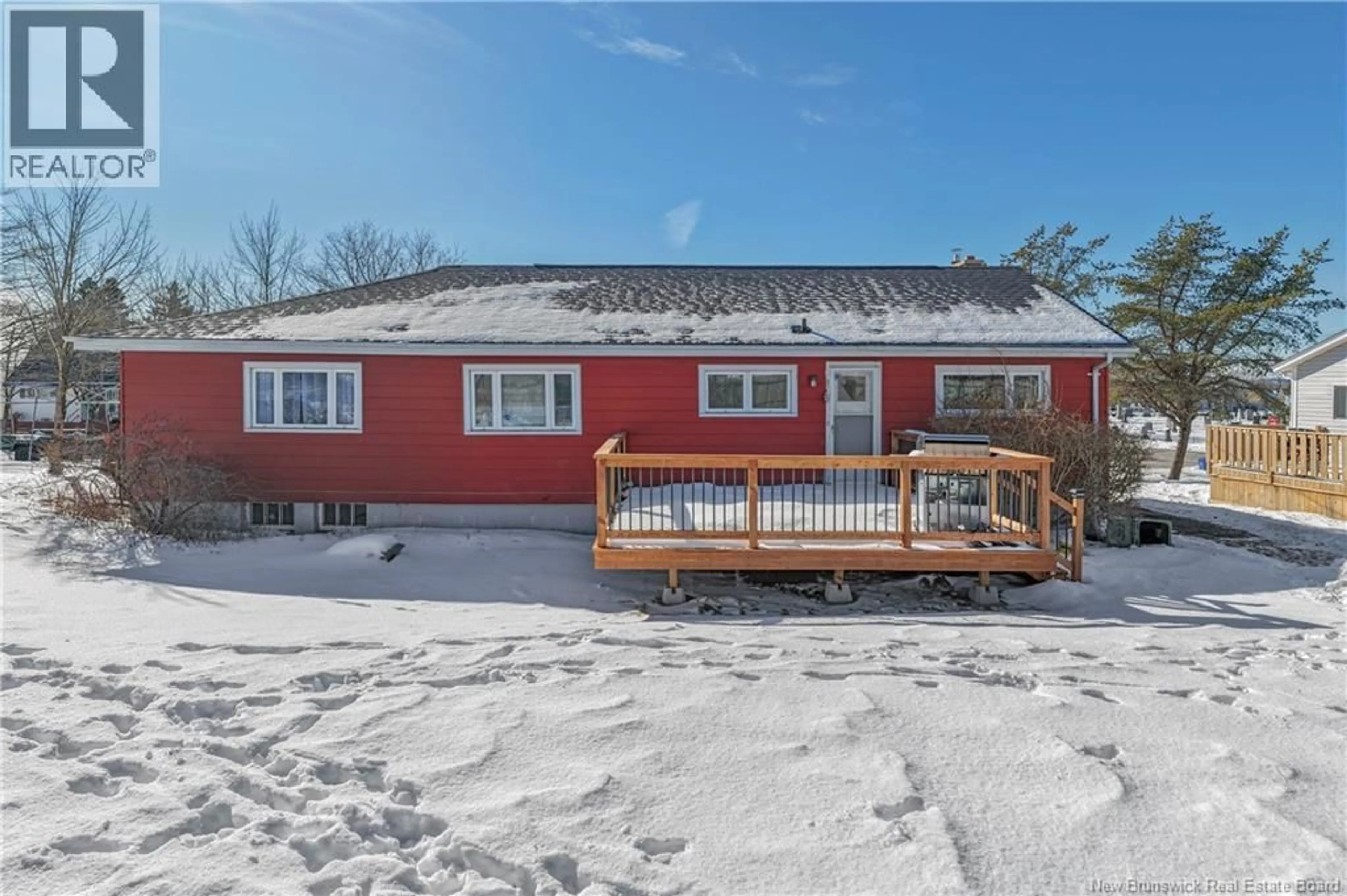 A pic from outside/outdoor area/front of a property/back of a property/a pic from drone, unknown for 6 DUCHESS STREET, Saint John New Brunswick E2M2T7