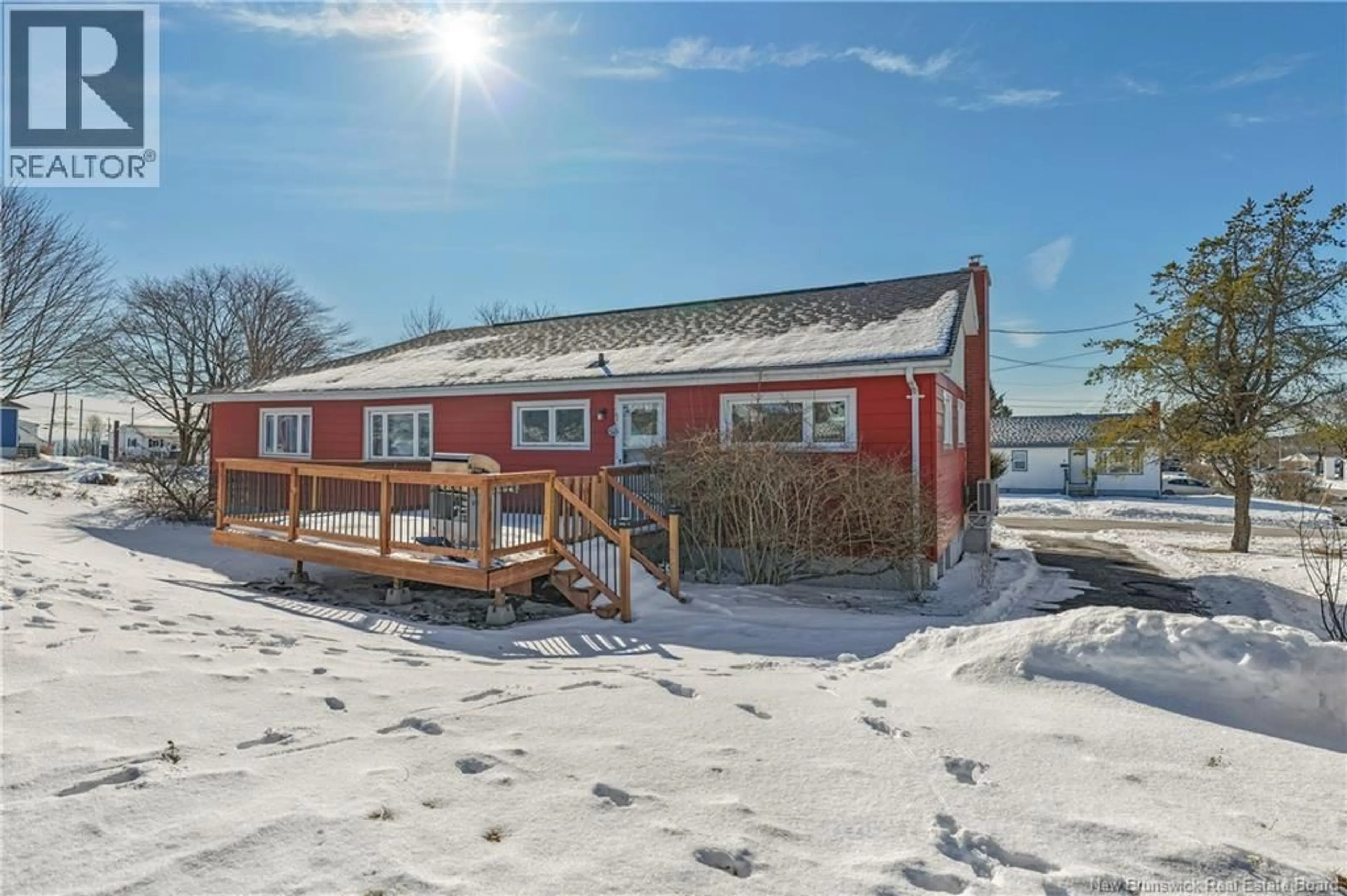 A pic from outside/outdoor area/front of a property/back of a property/a pic from drone, building for 6 DUCHESS STREET, Saint John New Brunswick E2M2T7