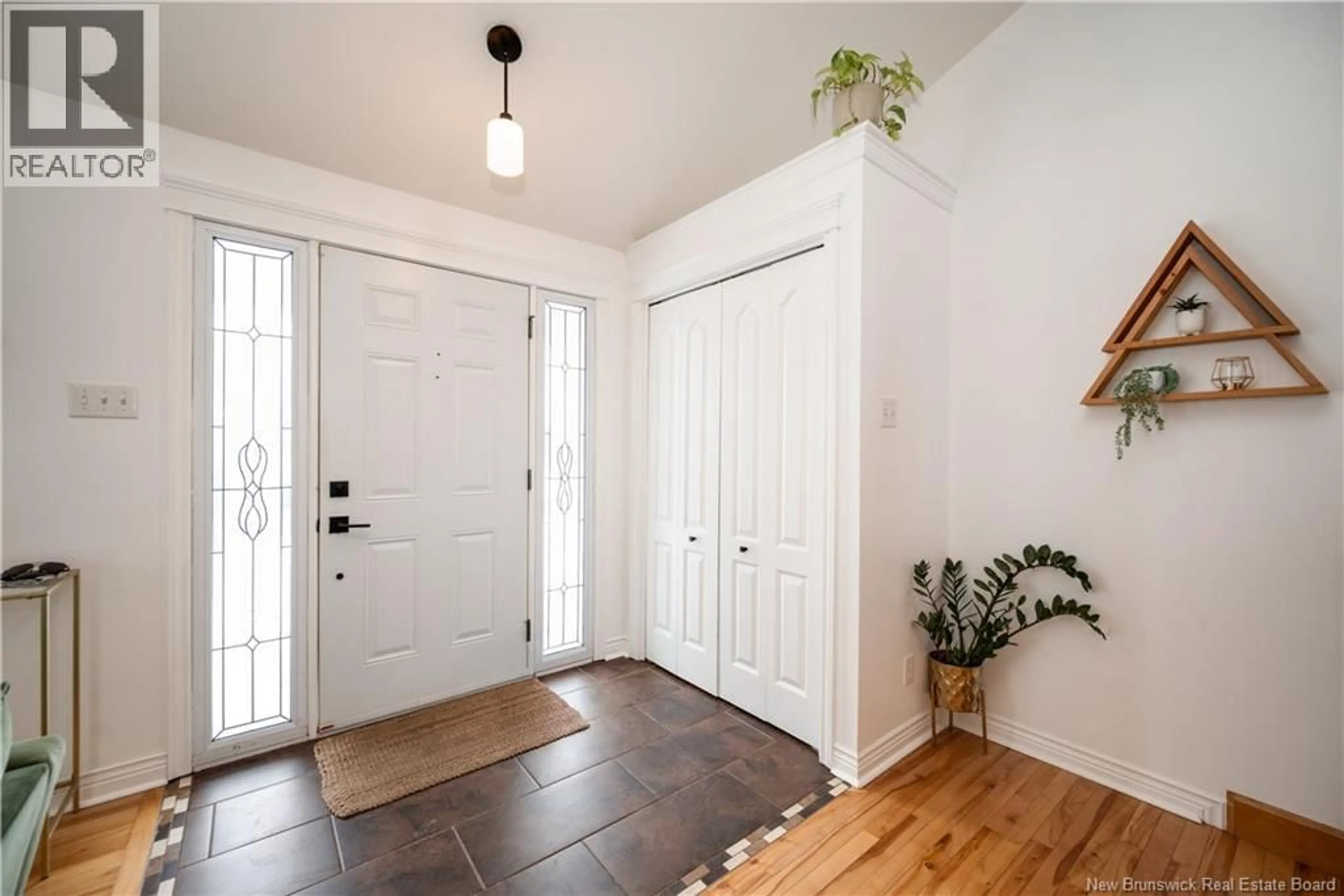 Indoor entryway for 203 SUNSHINE DRIVE, Moncton New Brunswick E1G2J6