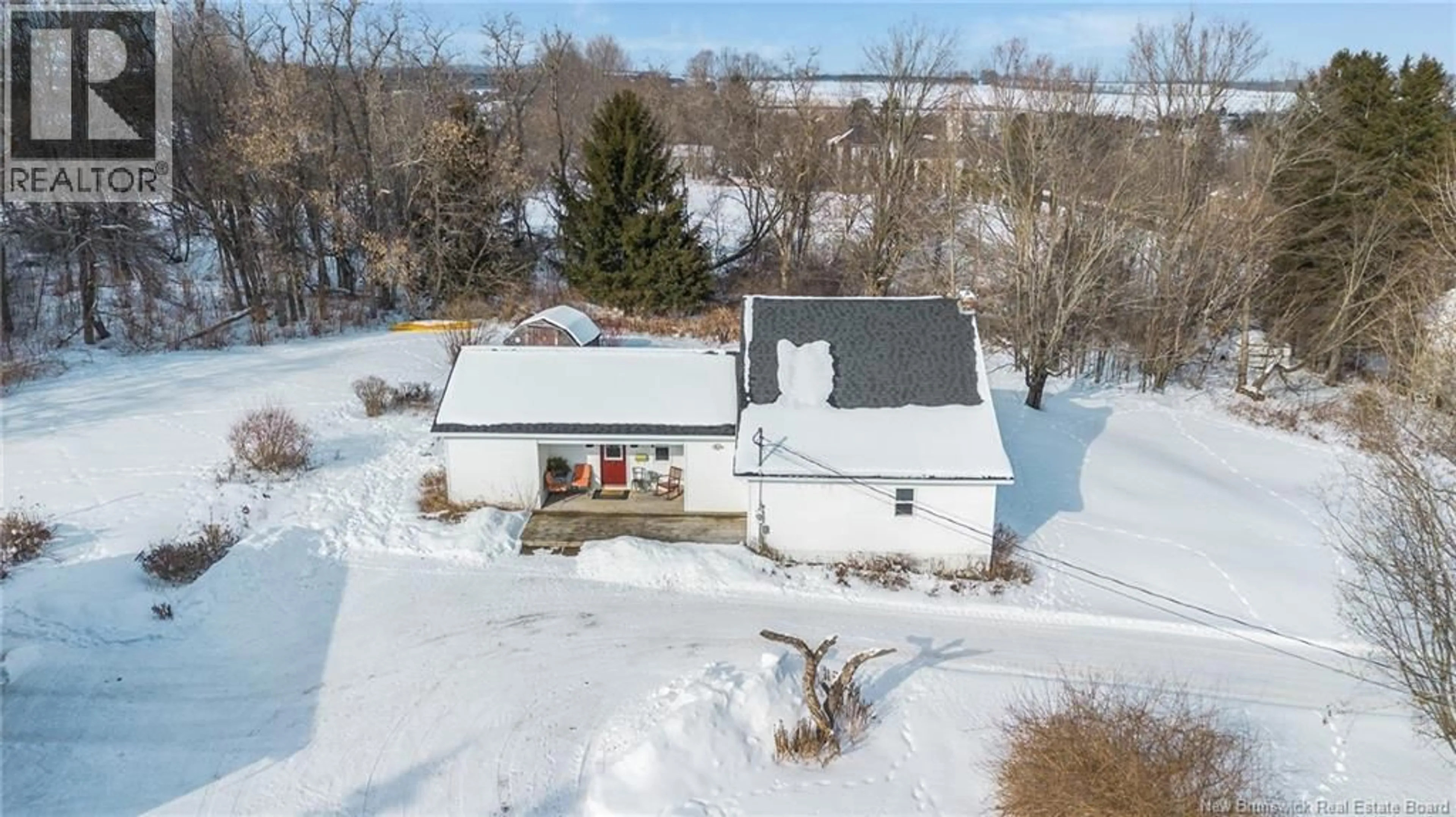 A pic from outside/outdoor area/front of a property/back of a property/a pic from drone, street for 124 RIVERVIEW DRIVE, Florenceville-Bristol New Brunswick E7L3M3