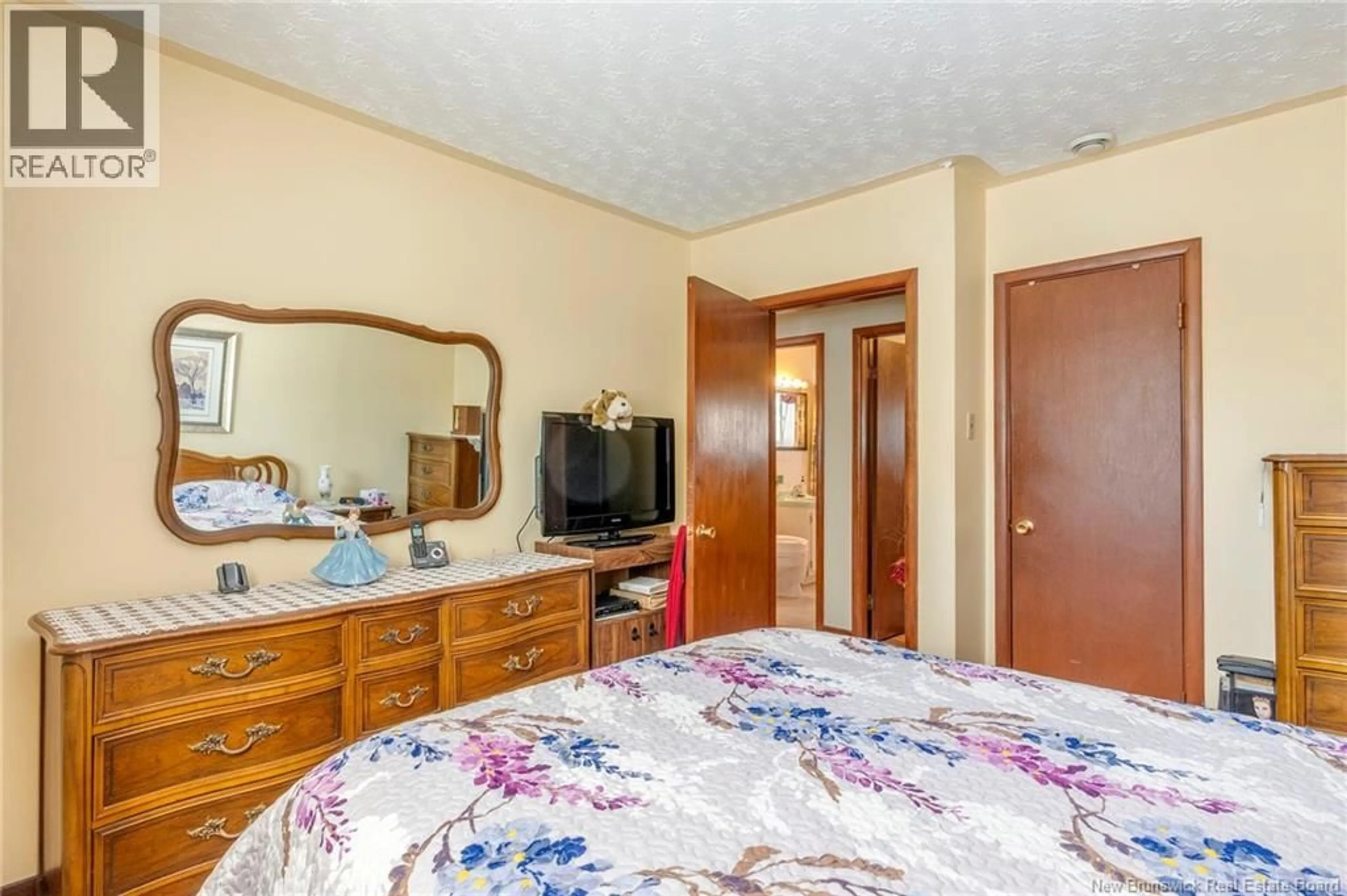 A pic of a room for 6 SHARON AVENUE, Saint John New Brunswick E2N1E4