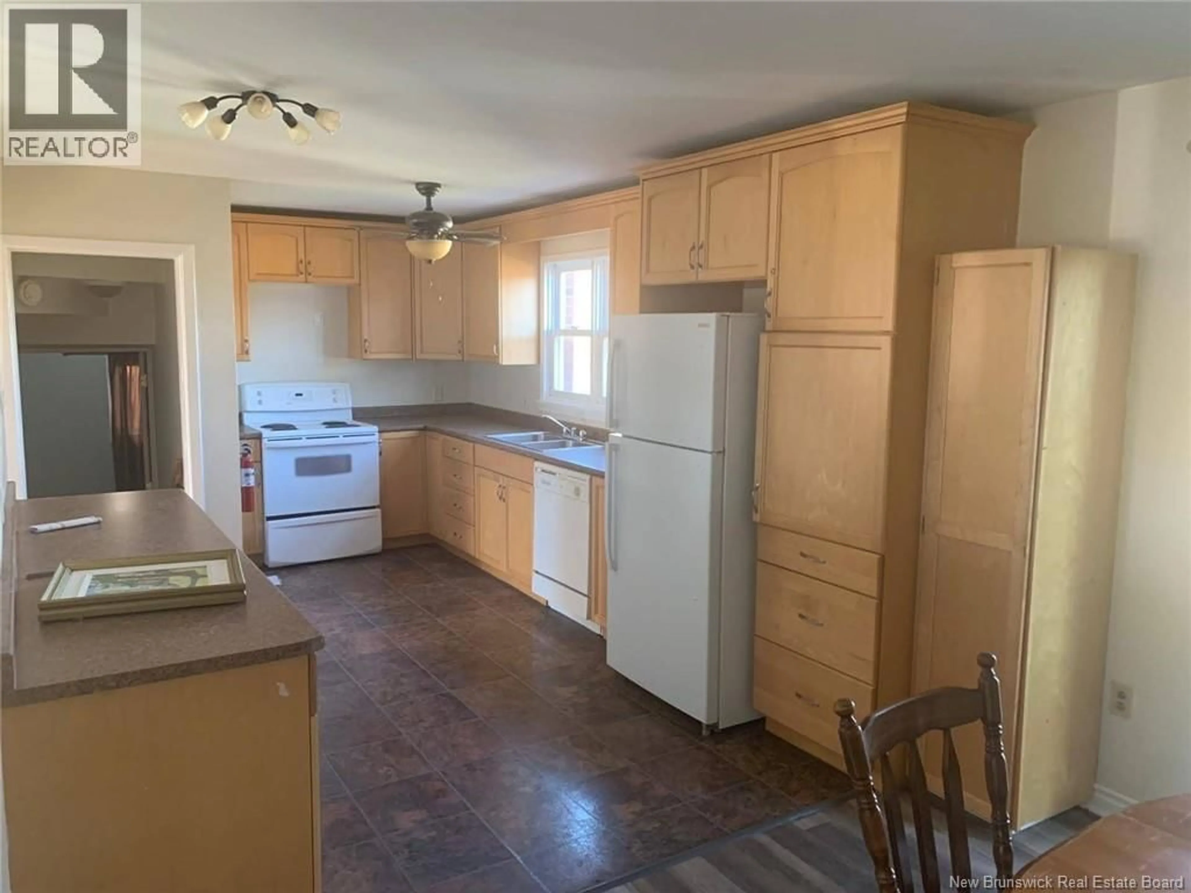 Standard kitchen, unknown for 19 ANNE STREET, Moncton New Brunswick E1C4J4