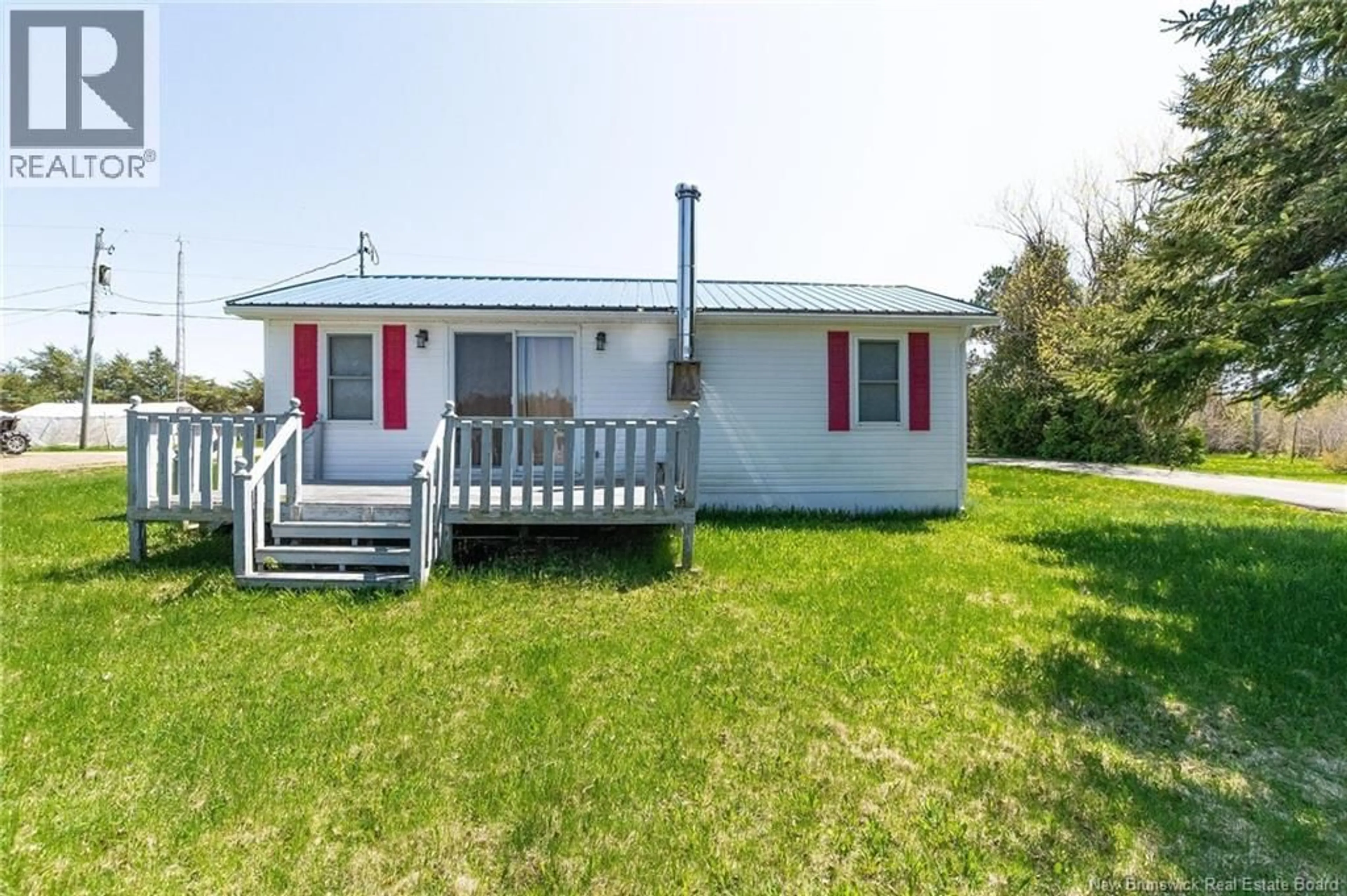 Home with vinyl exterior material, unknown for 90 PASCAL, Aldouane New Brunswick E4W5G7