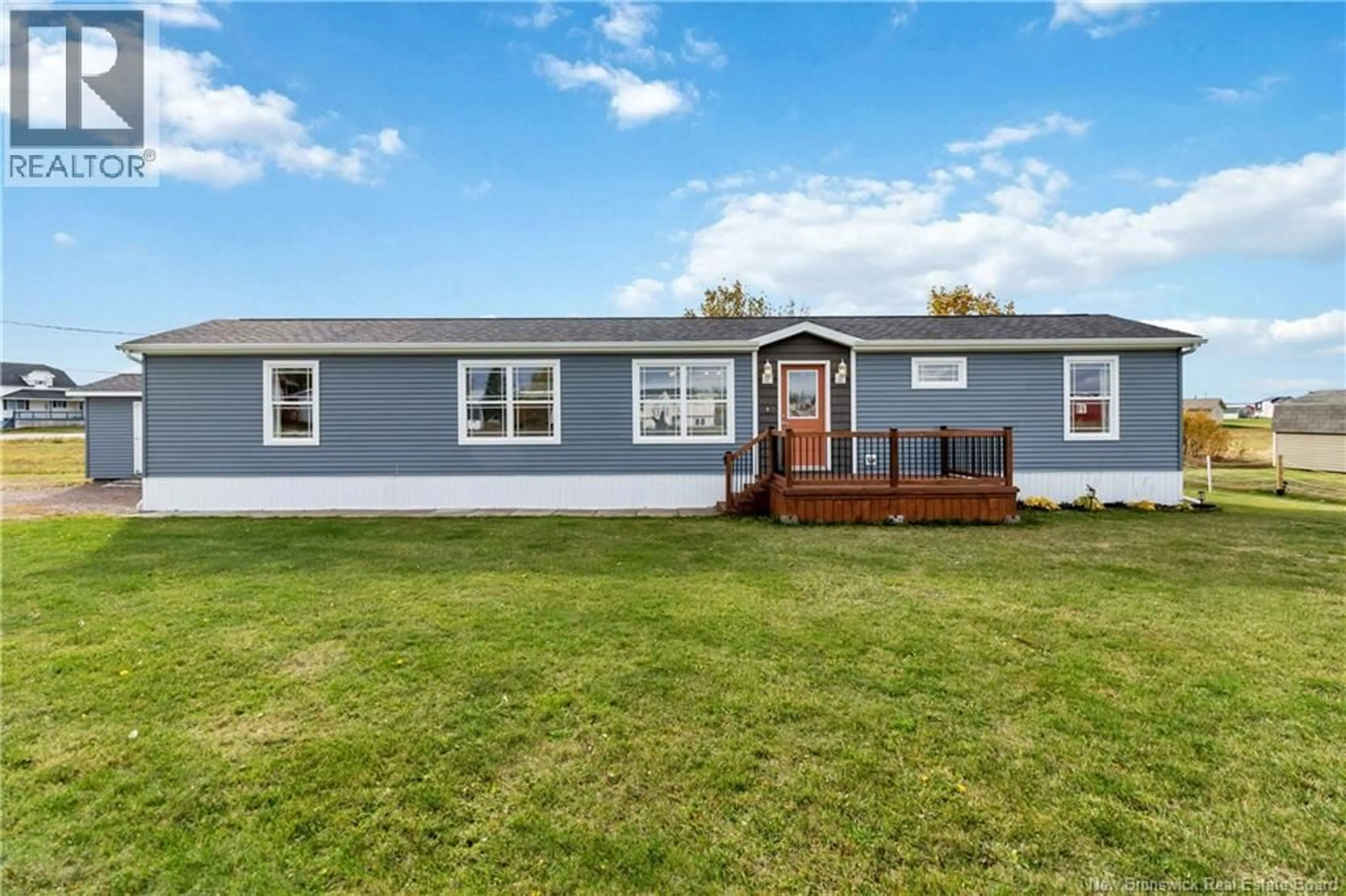 Home with vinyl exterior material, unknown for 670 BAS-CAP-PELE ROAD, Cap-Pelé New Brunswick E4N1J5